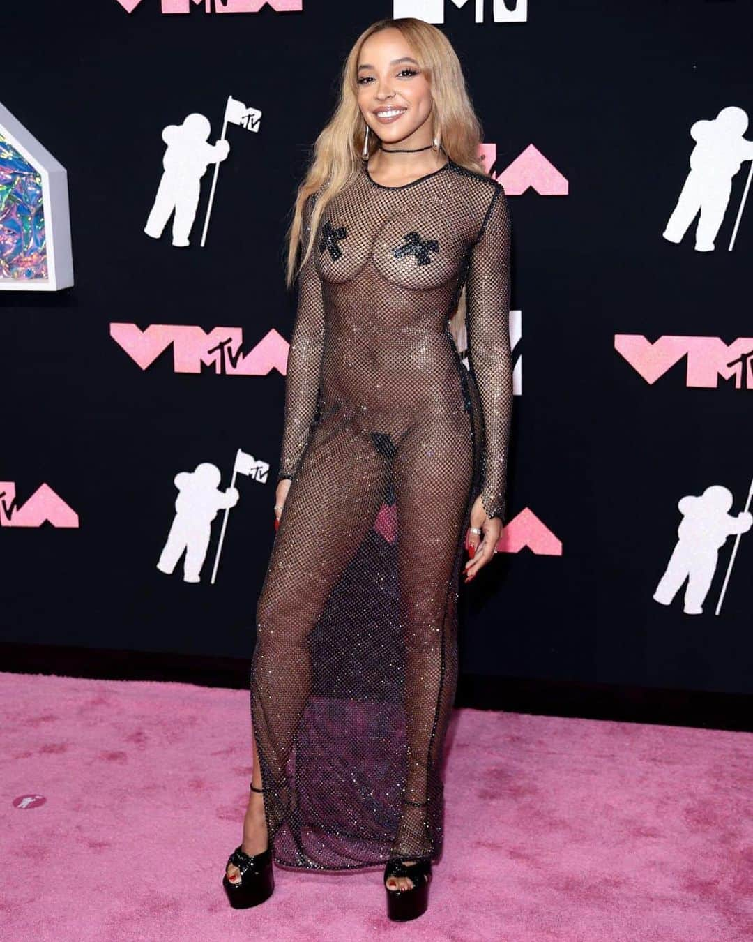 ティナーシェのインスタグラム：「VMAS 🔥💗🫶🏽🥵👼🏽」