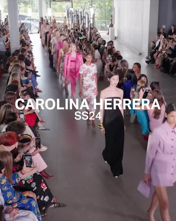 IMG Modelsのインスタグラム：「#RunwayRewind. ⏪ #CarolinaHerrera #SS24 show starring #AfricaGarcia #MaryUkech and #SihanaShalaj  #IMGModels」