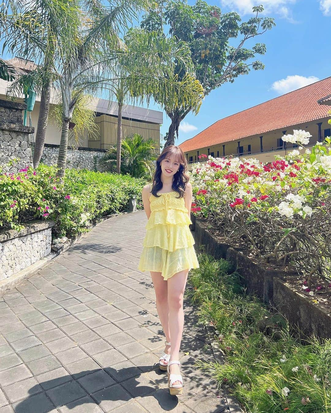 空山菜摘さんのインスタグラム写真 - (空山菜摘Instagram)「♡ 最高だったバリ島旅行🏝💕 . . コロナ禍前にも行ってて大好きなバリ島✨ そろそろ行きたい＿|￣|○となり、 やっと旅行行ってきた😍 私が予約した時は関西からの直行便無くて 乗り継ぎで行ったけど割と今回は疲れへんかった❣️ . 時間がゆっくり流れる感じと いっぱいの緑とお花と鳥の声が大好き🦜🌺🌳 写真ありすぎて超絶尺とると思うけど 投稿お付き合いくだされ🤤🫶笑 . . . . #kunyan_trip #バリ島旅行 #バリ旅行 #バリ島観光 #ジンバラン #アヤナリゾート #アヤナリゾートスパバリ #ビーチリゾート #リゾートホテル #バリ島 #海外旅行 #旅行大好き #女子旅 #タビジョ」9月13日 17時28分 - natsumi_sorayama