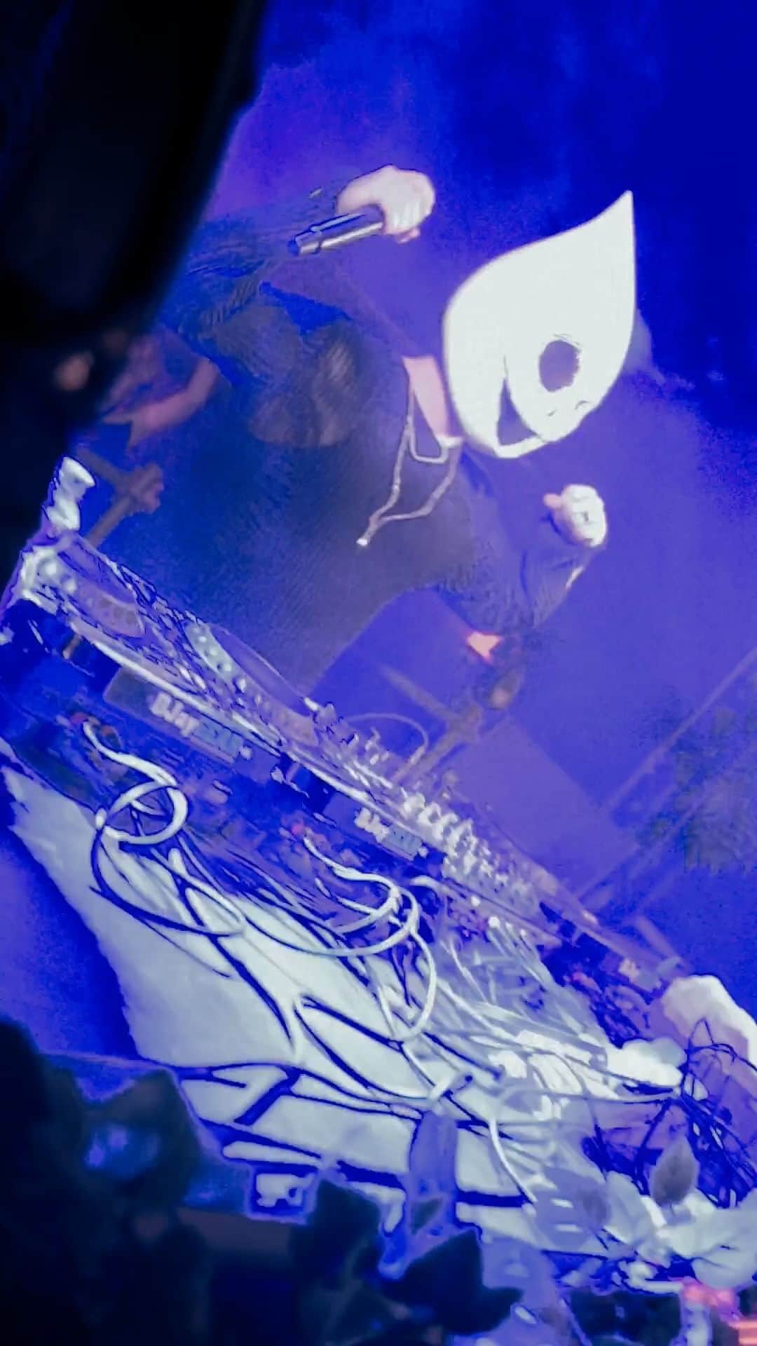 Spinnin' Recordsのインスタグラム：「The electrifying new hyper techno release from @iampoltergst - 'Move It' will take you on a wild ride 🌪 This heater is OUT NOW on Spinnin' Records.」