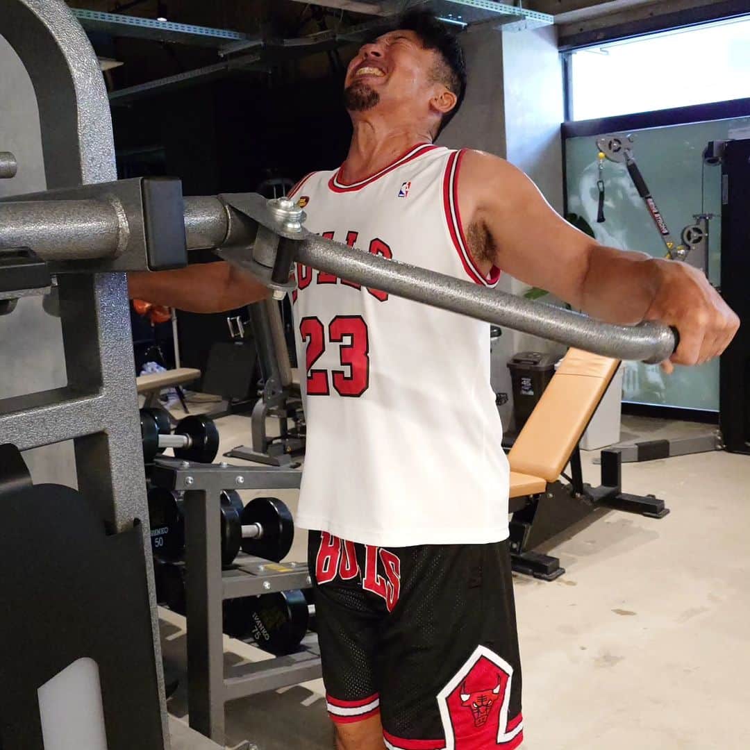 武蔵さんのインスタグラム写真 - (武蔵Instagram)「昨日久々にトレーニングしたので  今日筋肉痛でやばいです💦  #武蔵 #トレーニング #筋トレ  #training  #muscle  #筋肉痛 #nopainnogain」9月13日 18時06分 - musashi_k1karate