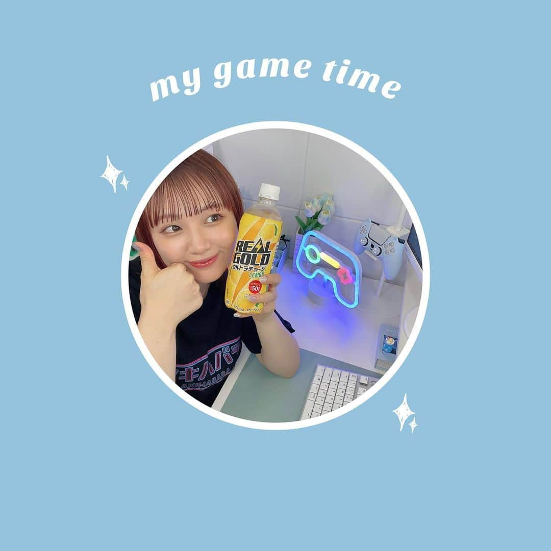 やまもものインスタグラム：「🍋  最近のお気に入りドリンク🫶🏻 ゲームのお供はこれだ〜〜〜！！！ ⁡ リアルゴールド ウルトラチャージレモン！ なんとキン肉マンコラボデザインです💪🏻⋆͛  ⁡ この「ネプチューンマン × ビッグ・ザ・武道」のヘル・ミッショネルズのボトルは、2本で1つのデザインになってるみたい✧︎ ⁡ レモンの風味が絶妙にブレンドされたリフレッシュにぴったりなエナジードリンク🍋 ⁡ 爽やかなレモンの風味と炭酸のシュワシュワが相まってスッキリ気分爽快🫧 ⁡ 美味しいのでぜひ見かけたらのんでみてね〜👨🏻‍🍳 ⁡ ⁡ #PR #RPGリアゴ #リアルゴールド #リアルゴールドウルトラチャージレモン #元気超人ボトル #キン肉マン #ガチ美味 #おすすめドリンク」