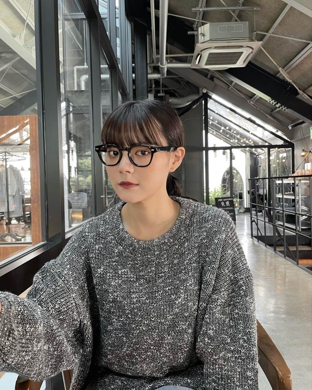 木村なつみさんのインスタグラム写真 - (木村なつみInstagram)「はぁーこっちの色も可愛すぎる、、 もちろんブラックのボトムスも合うけどデニム合わせしてみたかわいいかわいいかわいい  @natsumikimura_official  ・heather lamé rib knit キレイで重厚感のあるリブニット！ 袖のところとかシルエットが神、、 LSで作ったニットより着丈は短めに◎ 杢の色目にラメ糸を混ぜています！繊細な高級感がかわいい、、  New item exhibition 9/24  11:00~21:00 25  11:00~20:00 📍Nakameguro」9月13日 18時08分 - natsumi__kimura