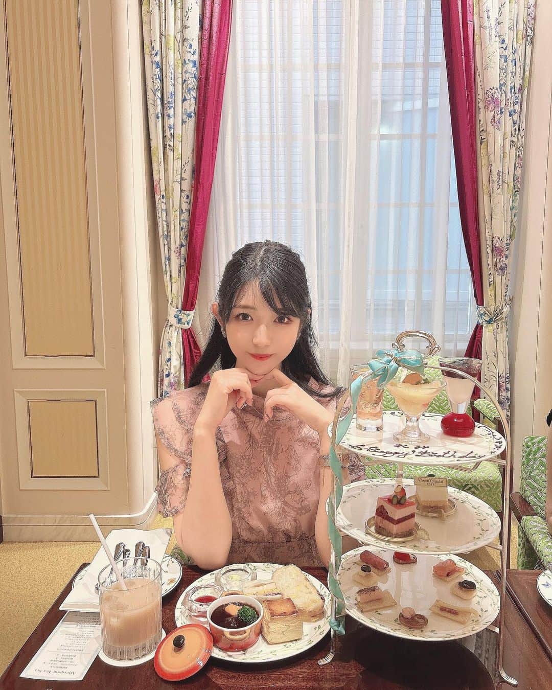 れみぱんのインスタグラム：「ROYAL CRYSTAL COFFEE 🫖 お誕生日祝いありがとう〜🎂」