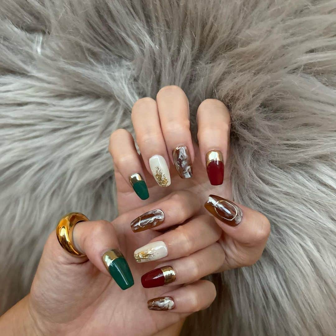 渚さんのインスタグラム写真 - (渚Instagram)「.  new nail💅✨ 秋ネイルお気に入り🍂  @nail.k.___.f いつもありがとう🥰 イメージ通りにスピーディーに やってくれて持ちもいいし ずっとお願いしてる❣️  #ネイル #秋ネイル #イルネイル #栄ネイルサロン #名古屋ネイル」9月13日 18時16分 - naginchu1218