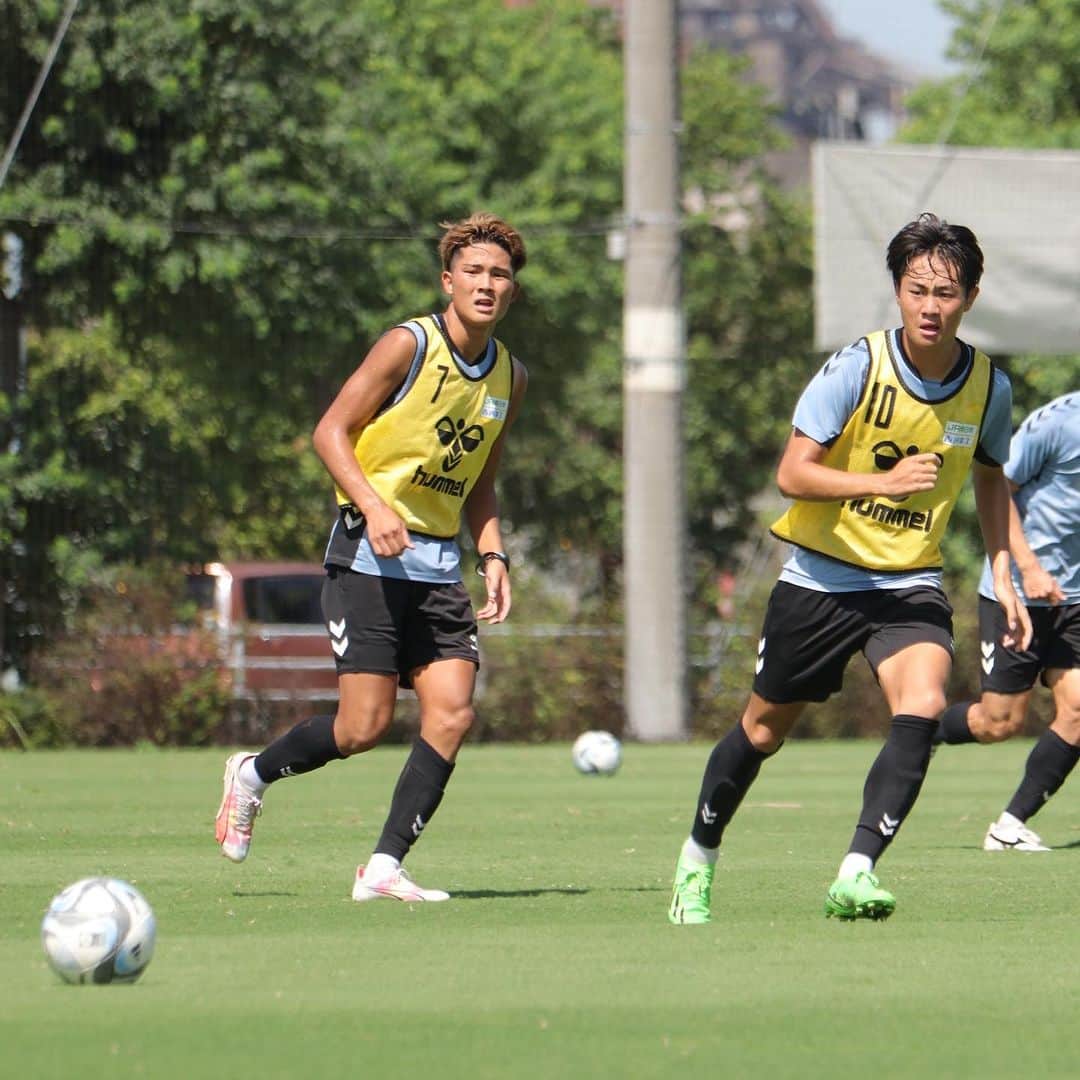 ジェフユナイテッド市原・千葉のインスタグラム：「#9月13日  強い日差しが差し込む中 熱く、熱く🔥 トレーニング💪  本日のユナパをお届け⚽️  #jefunited #ジェフ千葉 #ユナパレポ #jleague #winbyall」