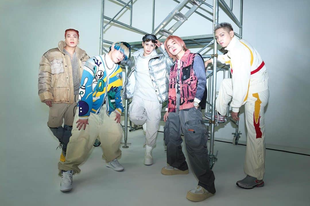 月刊EXILEのインスタグラム：「EXILE TRIBE MAGAZINEを更新！  EXILE TRIBE MAGAZINEにて、MA55IVE THE RAMPAGE 待望の1stシングル「INVADERZ」リリース記事を公開📸 楽曲制作秘話やMusic Videoについてたっぷりと語ったインタビューをお届けします📝✨  #EXILETRIBEMAGAZINE #MA55IVETHERAMPAGE #INVADERZ  ※記事の一部は会員登録なしでもご覧いただけます。」