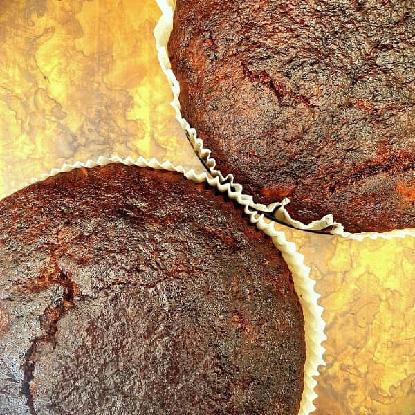 ナイジェラ・ローソンさんのインスタグラム写真 - (ナイジェラ・ローソンInstagram)「Since #RoshHashanah begins on Friday, #RecipeOfTheDay is Honey Cake with Dates and Apples!  .  And to get the recipe, click on link in bio. Most of you may know what’s meant by “click on link in bio”, so just skip this bit, but for those who don’t, let me explain: tap on my name right up top, which will take you to a page that has a link on it that says www.nigella.com/instagram. When you click on this link, it will take you to a page of photographs: click on the photograph you want the recipe for – you sometimes have to tap a couple of times for some reason – and you will be taken to it!」9月13日 18時46分 - nigellalawson