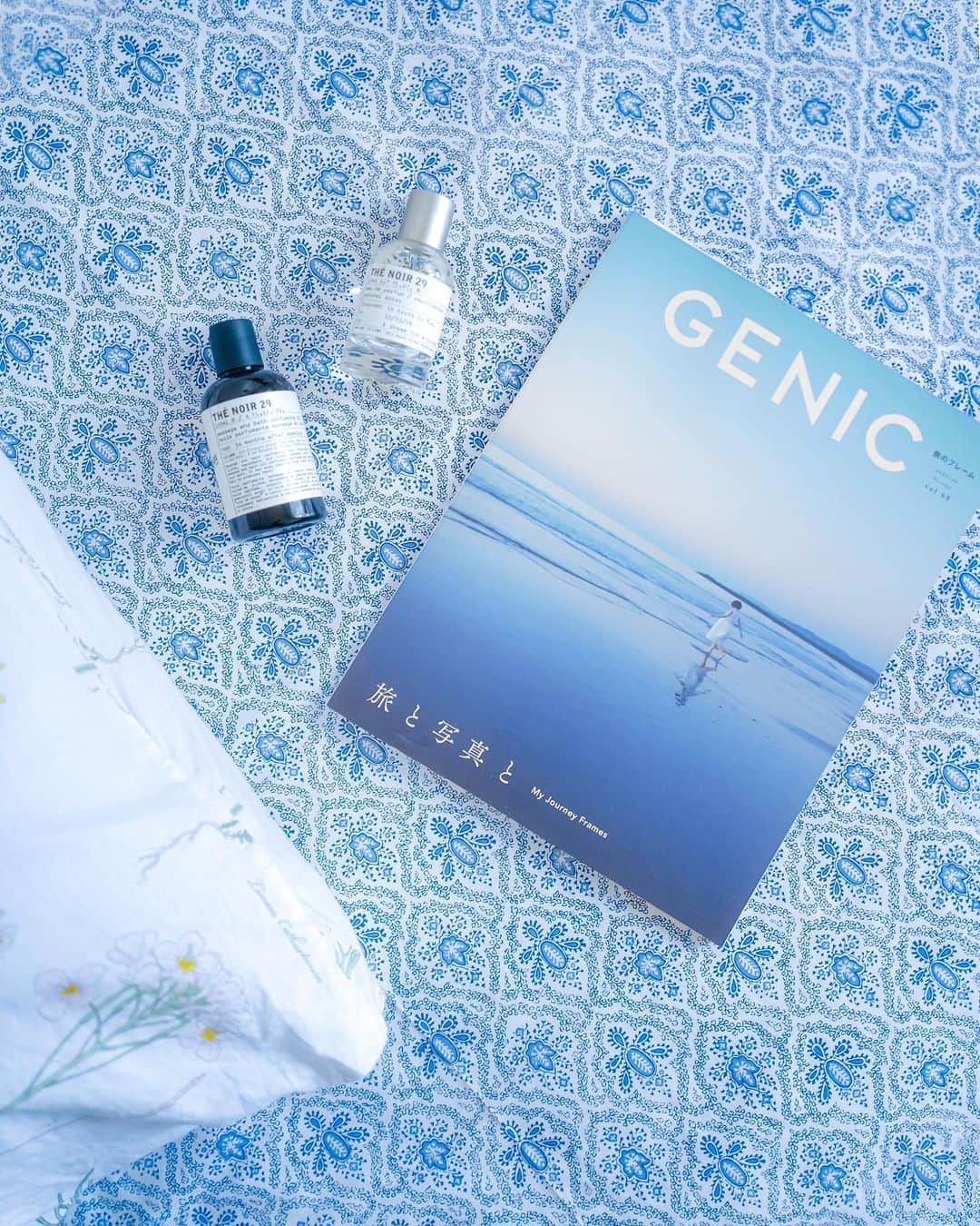 6151さんのインスタグラム写真 - (6151Instagram)「旅と写真と｜GENIC vol.68  今月発売のGENIC10月号（vol.68）に掲載いただきました。トラベルシューティングの必需品ページで愛用の撮影旅アイテムをご紹介しています。  今号のテーマは「旅と写真と」。いつも魅力的な写真が満載のGENICですが静かに胸が熱くなる光景が多くて何度も読み返したくなる一冊でした。ふわっと旅に行きたくなる。  欲張りなのであれこれ機材を持って行きがちだけどカメラひとつだけ持って身軽に旅をするといういつでも叶えられそうなのにまだ叶えられていない夢があり。 叶った時、どのカメラを選ぶのかなぁ。  ---  おれんじ鉄道さんの広告が見開きでどーんと載っていたので嬉しくてつい撮った🍊(撮った写真をさらに撮る)  @genic_web」9月13日 21時00分 - 6151