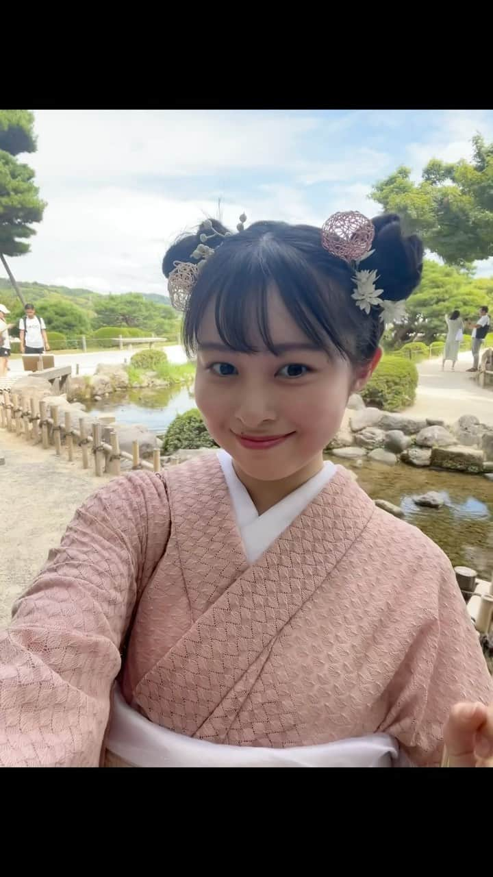 村山千夏のインスタグラム：「こんばんは。 金沢の街を着物で堪能してきました。 素敵な思い出になりました。  Good evening. I enjoyed the city of Kanazawa wearing a kimono. It was a wonderful memory.  #jk#ljk#jk3#現役jk#女子高校生#高校生#18歳#18yearsold#05#05line#fyp#foryoupage#japan #japangirl」