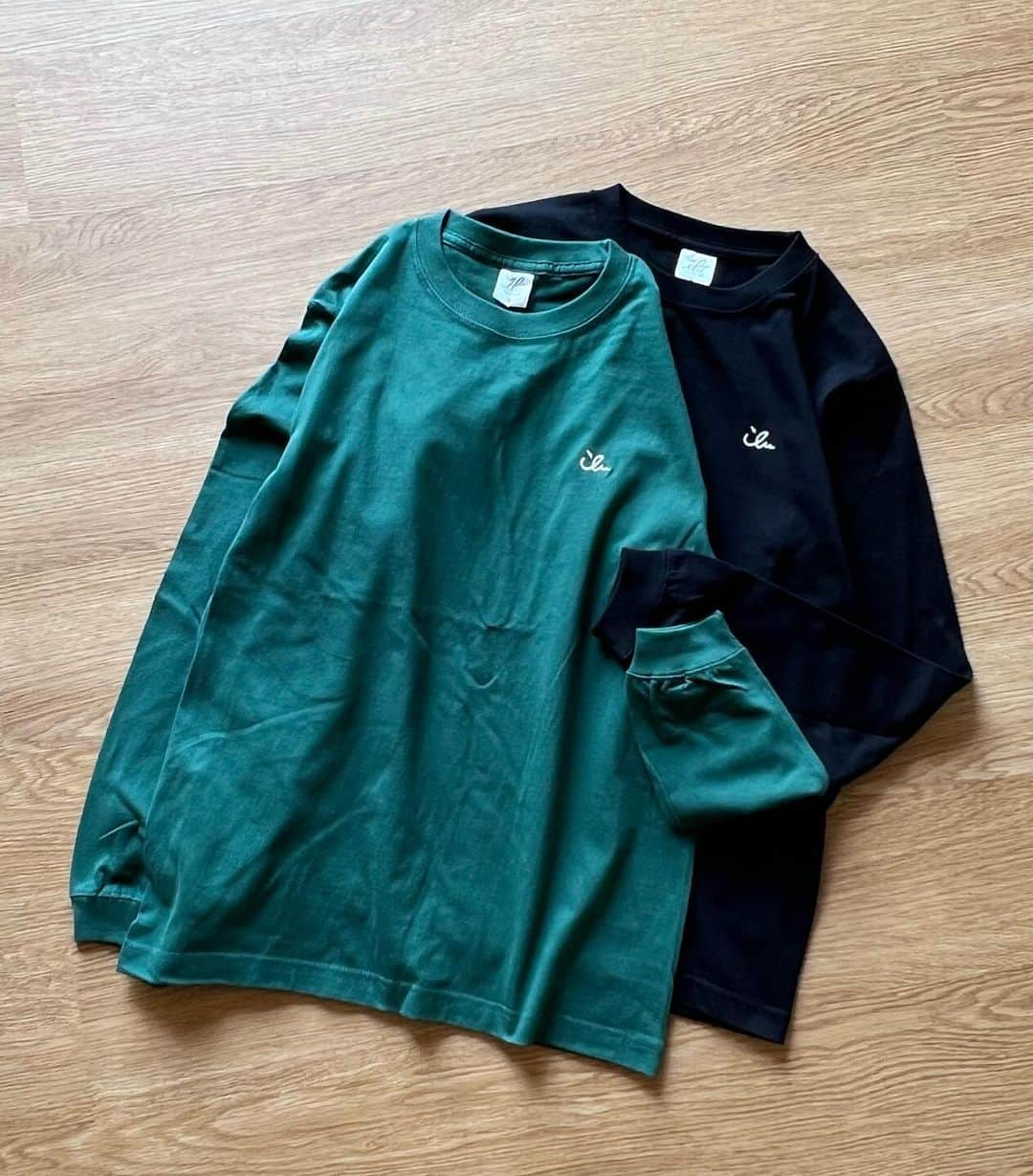 original brand 【ilu098】さんのインスタグラム写真 - (original brand 【ilu098】Instagram)「「ちょこっとアイルの刺繍」 お待たせ致しました！ グリーン色とブラック色の2カラー！ これからの季節に嬉しい長袖タイプ♫ 明日から販売を開始するよ。 (ユニセックス: S M L XL)  model: Mサイズ着用/153cm  《販売》　 店舗: 9/14(木)11時~ Web: 9/14(木)19時~  どんどん「秋冬アイル」へ！ ワクワク、ドキドキ♫  #ilu098 #沖縄 #153cmコーデ #長袖tシャツ」9月13日 18時53分 - ilu098