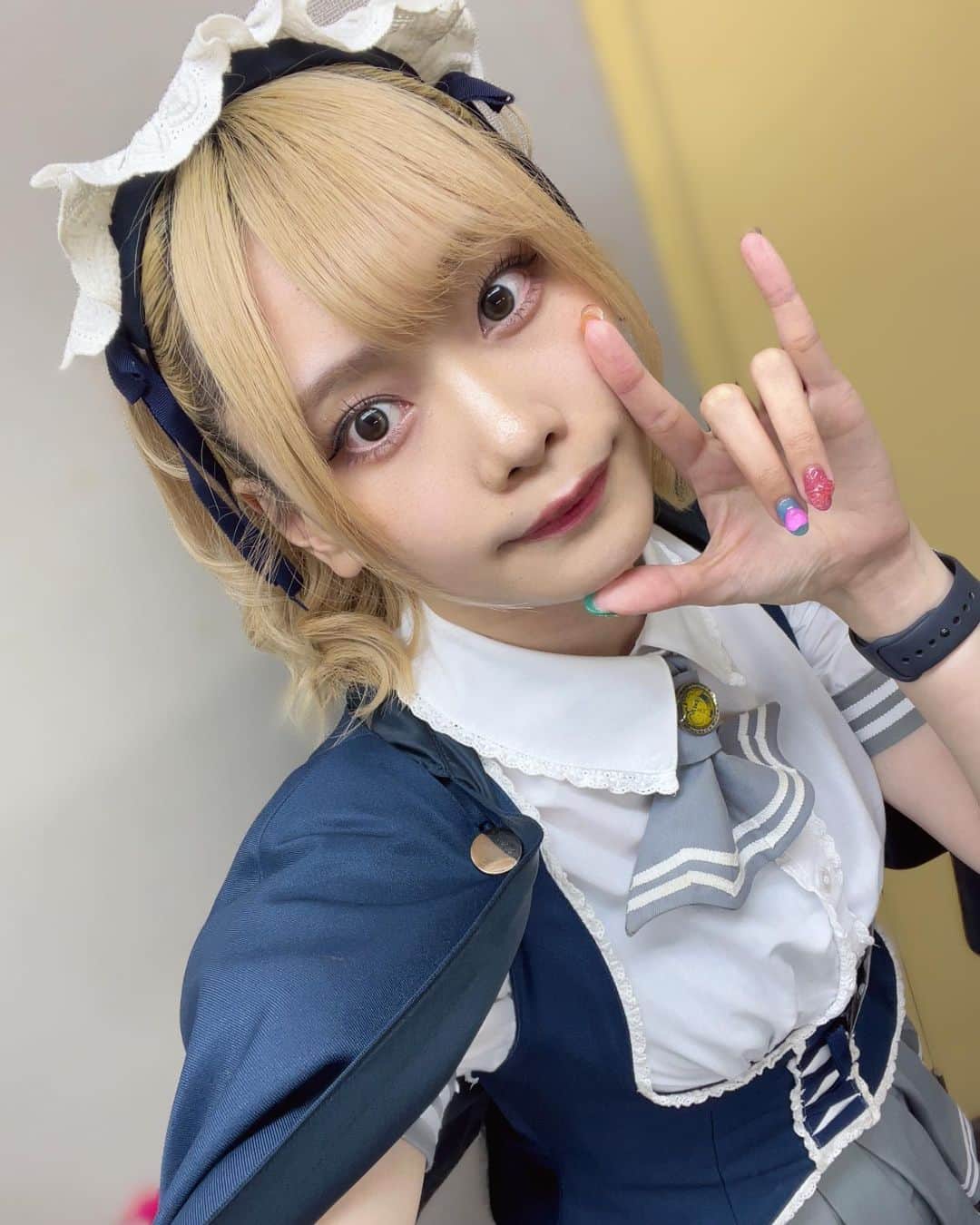 上下碧のインスタグラム：「遅くなりましたがアフィリア1日体験入学ありがとうございました！たくさんの方にお会いできて嬉し過ぎました！  アフィリアさんの制服着れる時がくるなんて！オタクだった高校生の上下もびつくり！きんだんむってきのだーりん🎶きんだんむってきのだりんっ🎶」