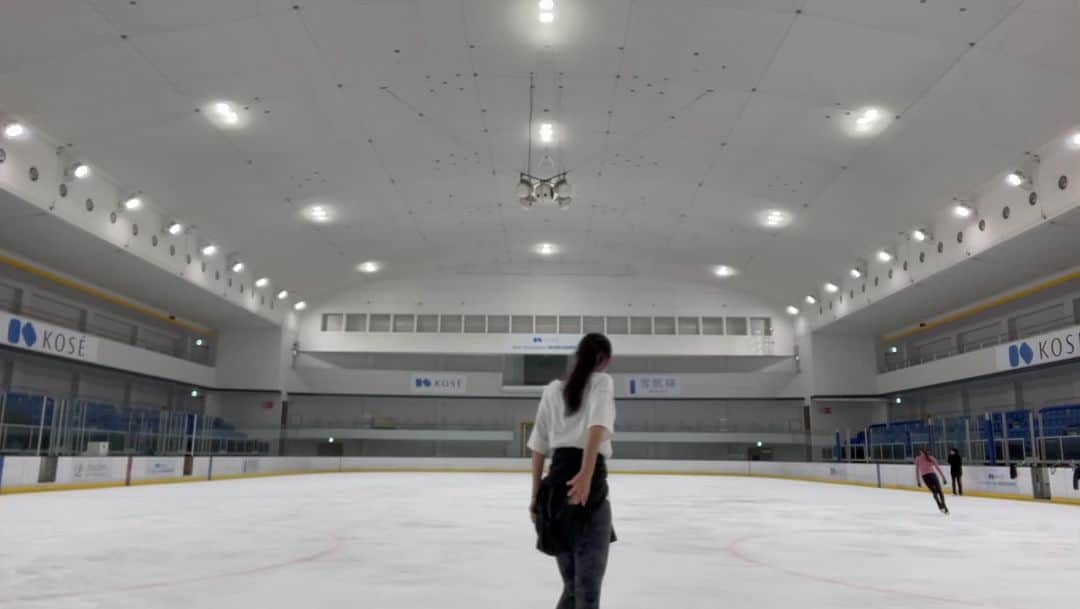 荒川静香のインスタグラム：「Gales of song🕊️」