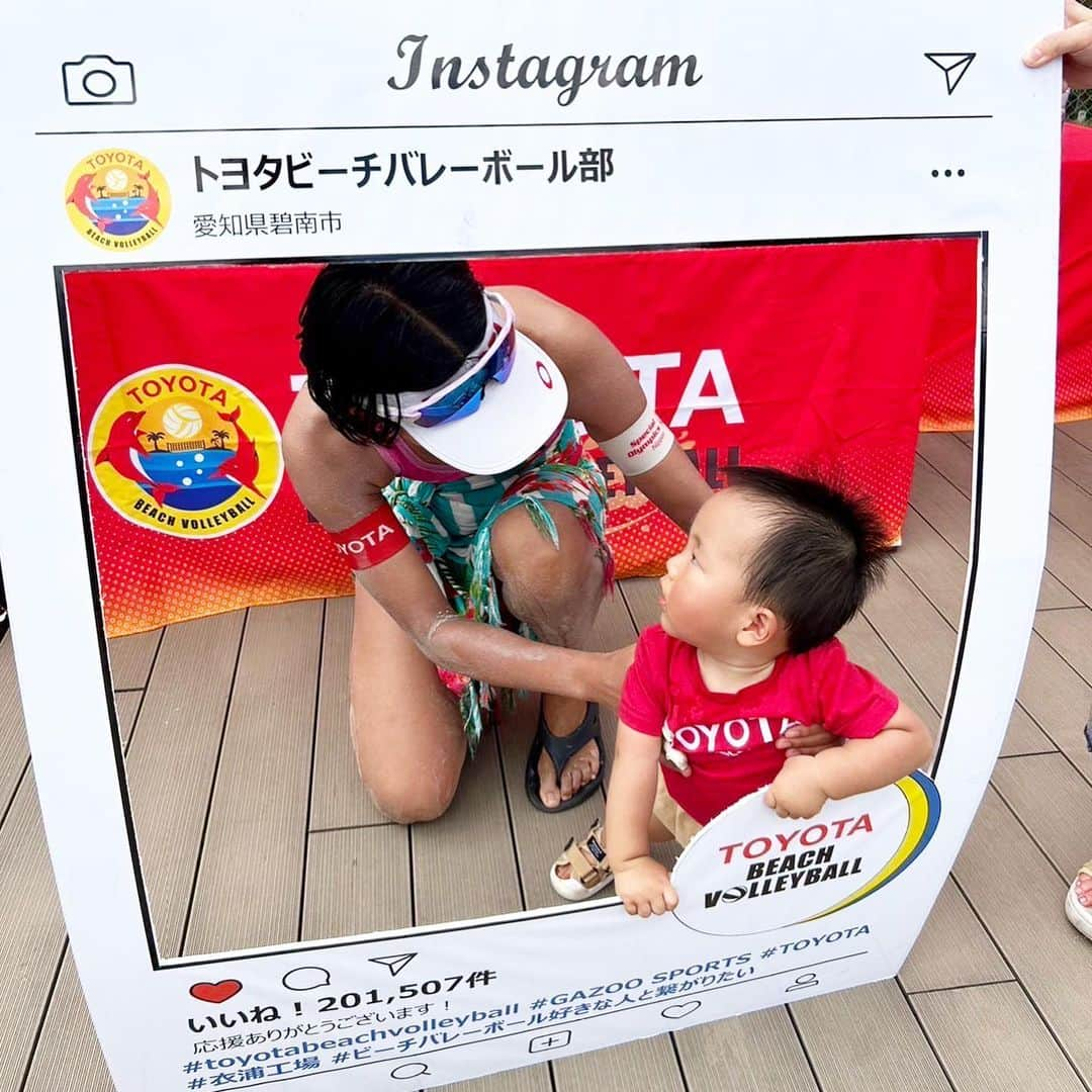 橋本涼加さんのインスタグラム写真 - (橋本涼加Instagram)「#toyota #beachvolleyball #japan #nagoya #名城公園 #tonarino #マイナビ   マイナビジャパンツアー第7戦名古屋大会は3位にて終了しました。  今年からは声出しOKということでたくさんの声援が届いていました！ プレーしていてとても楽しかったです。 TOYOTA応援団の皆さま心強いサポート本当にありがとうございました！ 次の国内戦を楽しみに、また頑張りたいと思います。  そして、名古屋大会では会場の電力をトヨタの燃料電池自動車MIRAIと電気自動車bZ4Xから電力を供給を行いました。 SDGsの開発目標であるカーボンニュートラル、排出ガスゼロに向けた取り組みです👏 ありがとうございました！  ミニTOYOTAくんもとーっても最高でした。」9月13日 19時24分 - suzukahashimoto