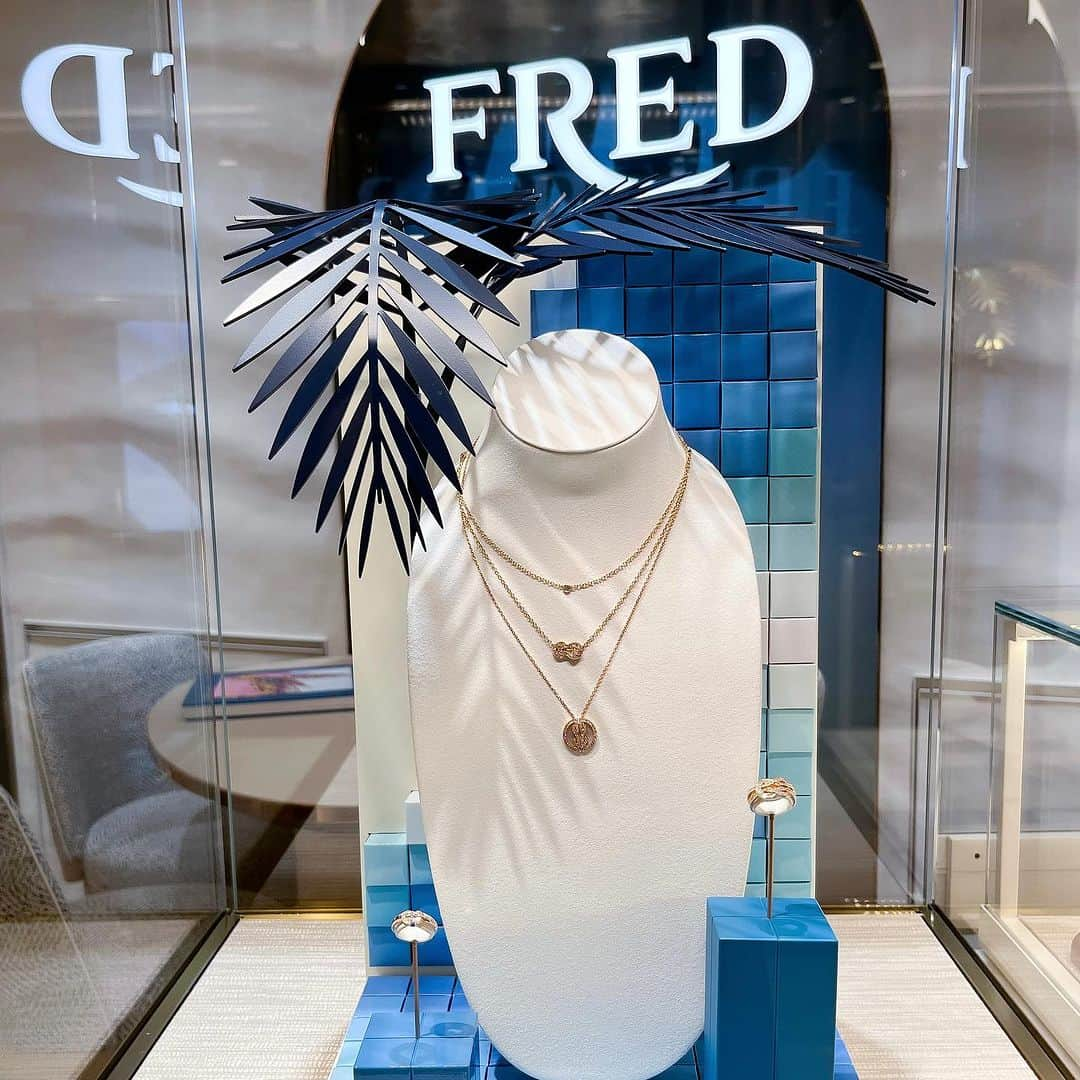 HANKYU.MODEさんのインスタグラム写真 - (HANKYU.MODEInstagram)「. FRED RENEWAL OPEN At 5F International boutiques  9/9(土)「FRED」が装い新たにリニューアルオープン。 最新のブランドコンセプトを採用した新しいブティックは、「フレッド」のDNAである、太陽の光と海、そしてフレンチリヴィエラの世界を表現したインテリアに生まれ変わりした。  より明るくなった店内で新作も含めた多彩なコレクションをお楽しみください。また、リニューアルオープンを記念し、お買上げいただいたお客様へ「フレッド」スペシャルギフトもご用意。※ギフトはなくなり次第終了。  詳しくはプロフィールURLをチェック！@hankyumode  #FREDJewelry #フレッド #FREDparis #hankyumode #hankyu #阪急うめだ本店 #阪急本店 #うめはん #ファッション  #hankyumode23aw #ジュエリー #hankyumode23awjewelry」9月15日 12時00分 - hankyumode