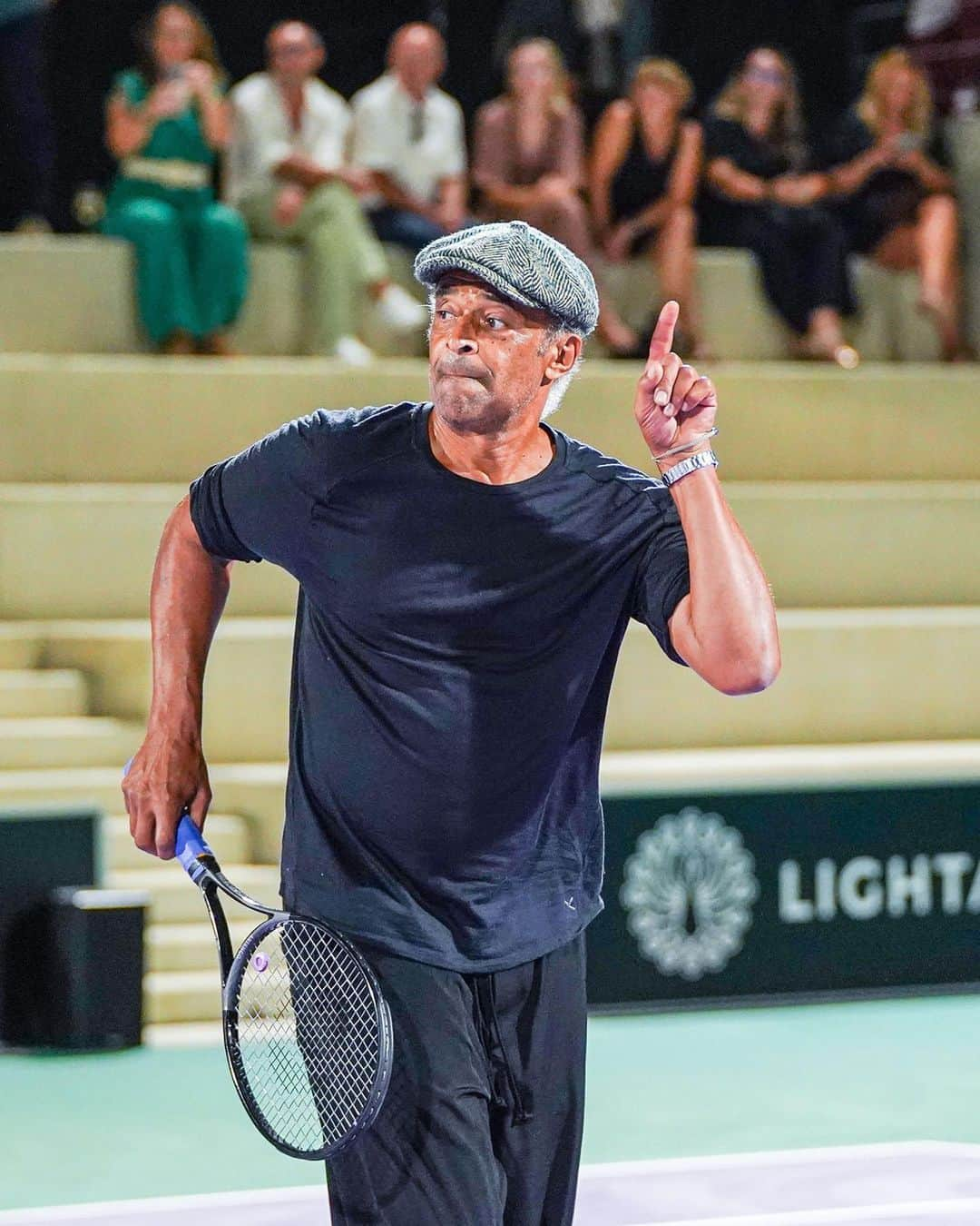 ジョー＝ウィルフリード・ツォンガさんのインスタグラム写真 - (ジョー＝ウィルフリード・ツォンガInstagram)「La passion du tennis, l'amitié et le respect nous réuniront toujours 🤩 Merci d'avoir été présents pour l'inauguration de notre @allin_country_club ! Et allez les Bleus 🇫🇷   #TsongaTeam #allingroup」9月13日 19時33分 - tsongaofficiel