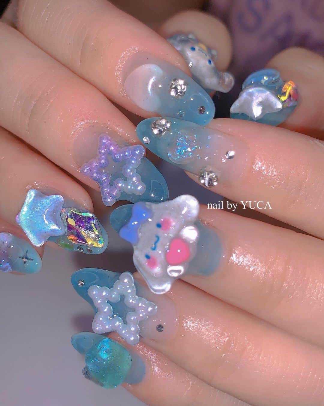 YUCAのインスタグラム：「clear blue🩵🫧 ⁡ ⁡ ⁡ #キャラネイル #シナモンネイル #nail #ネイル #젤네일 #네일  #tettynail #유카네일 #美甲 #yucanail」