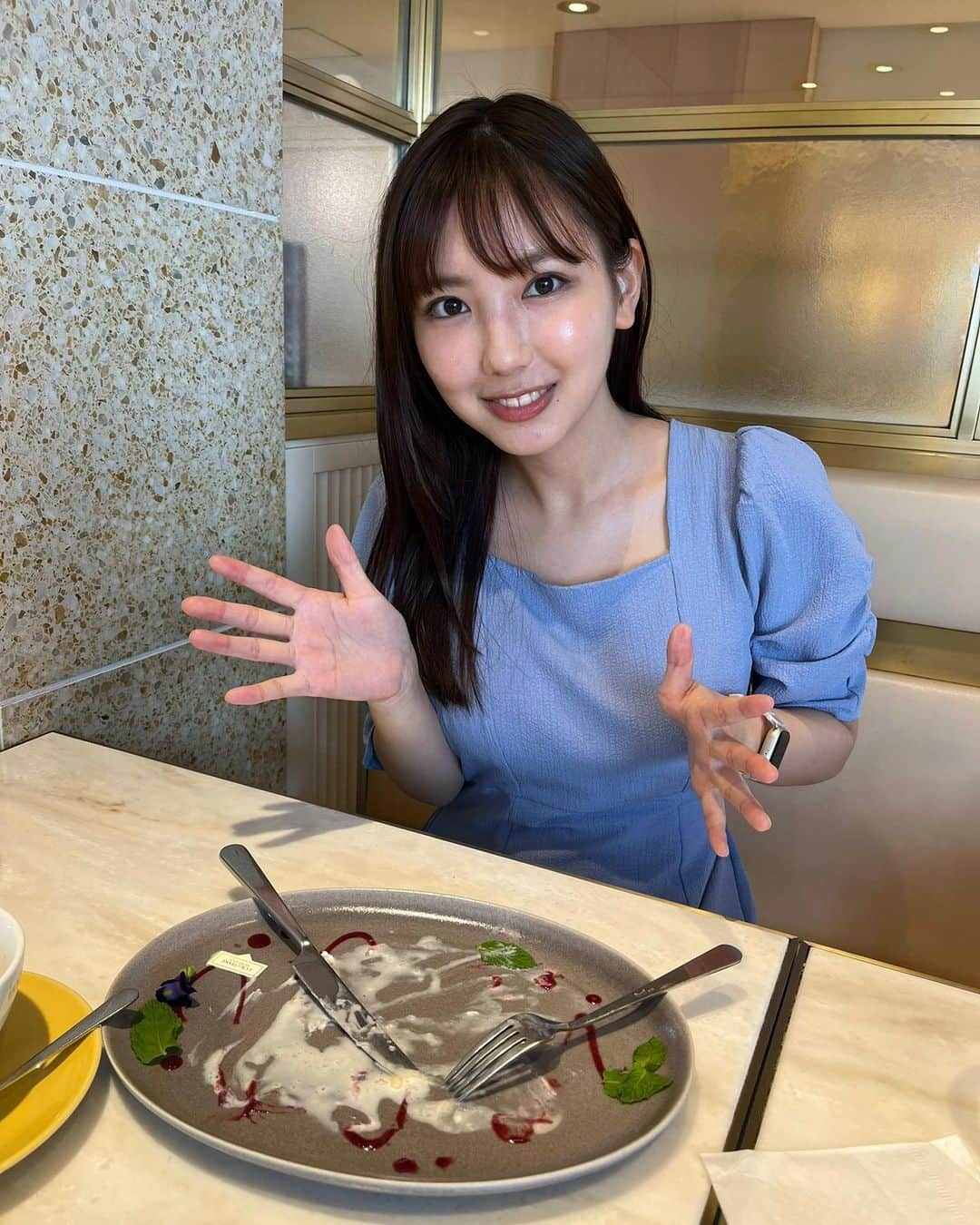 沢口愛華のインスタグラム：「このような投稿珍しいですよね。ええ、わかっております。だけどもですね、今日は機嫌がすこぶる良いのですよ。」