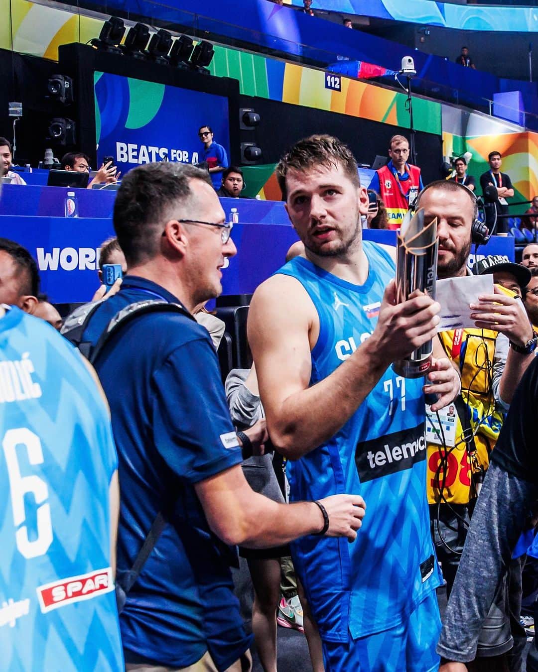 FIBAのインスタグラム：「A Luka to Luka story in 4 photos 💙  #FIBAWC x #WinForAll」