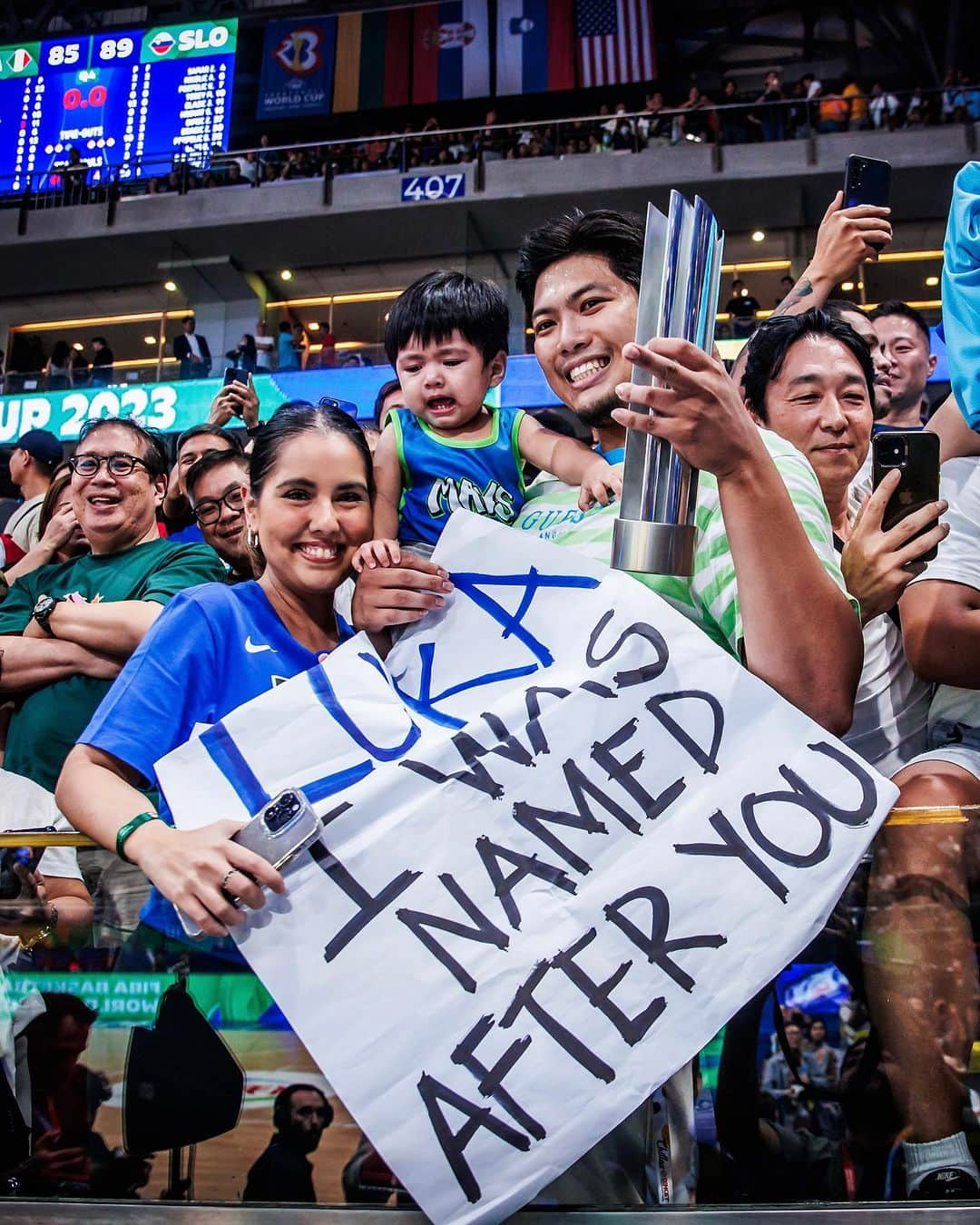 FIBAさんのインスタグラム写真 - (FIBAInstagram)「A Luka to Luka story in 4 photos 💙  #FIBAWC x #WinForAll」9月13日 19時54分 - fiba