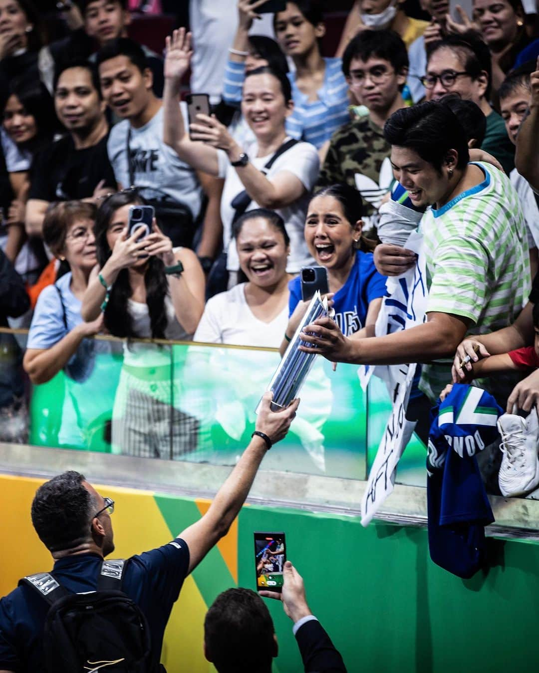 FIBAさんのインスタグラム写真 - (FIBAInstagram)「A Luka to Luka story in 4 photos 💙  #FIBAWC x #WinForAll」9月13日 19時54分 - fiba