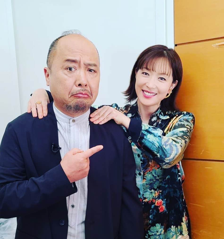 マキタスポーツさんのインスタグラム写真 - (マキタスポーツInstagram)「″夫婦″でバラエティ出演。  #この素晴らしき世界  最終話は明日夜10時から。」9月13日 19時51分 - makisupo