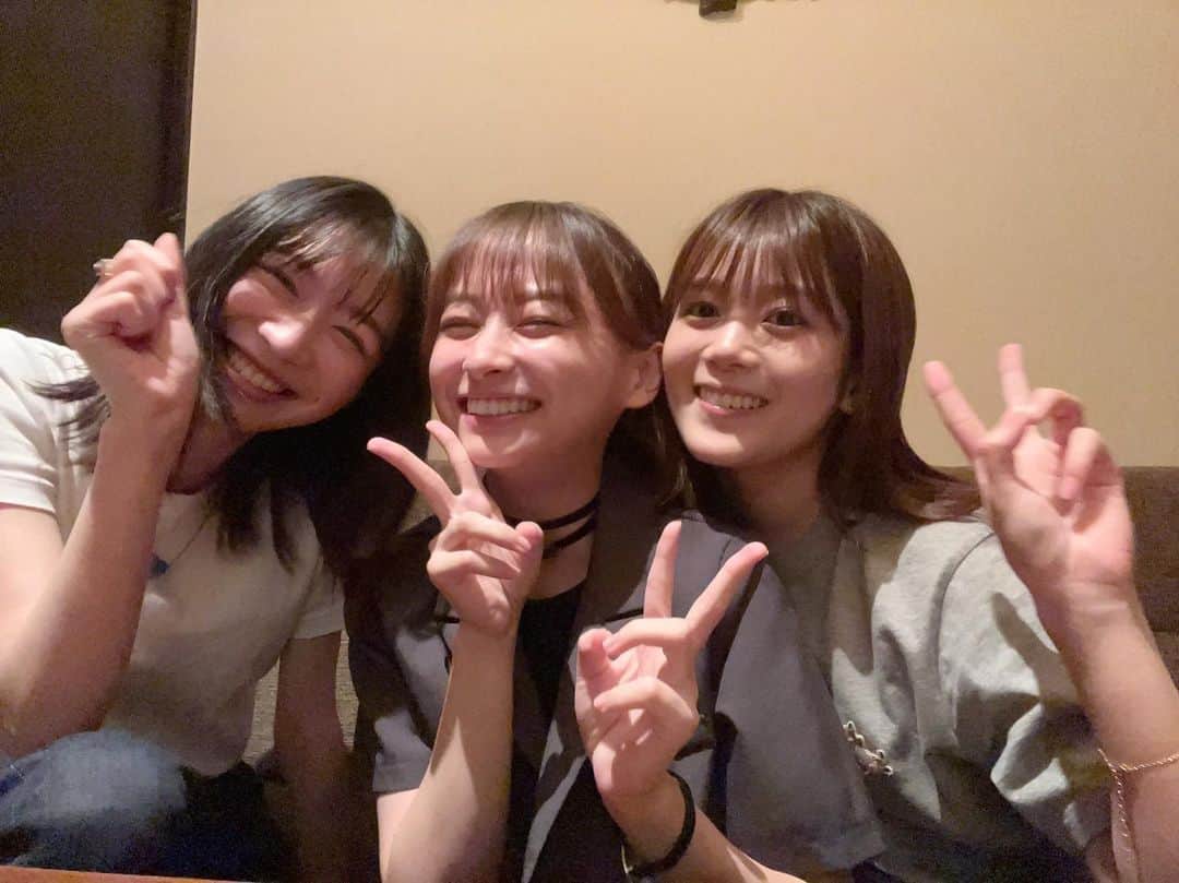 尾関梨香のインスタグラム：「先日なっちゃん、かげと３人で🍴🩵 みんなでたくさん笑ってお話ししてとーっても楽しかった🤣 またすぐ会おうねん🐙  #なっちゃんとわたしはふたごの姉👭#末っ子はかげ👶⚽️ #なっちゃんとかげは初めまして♡ #岡本夏美 #影山優佳 #尾関梨香」