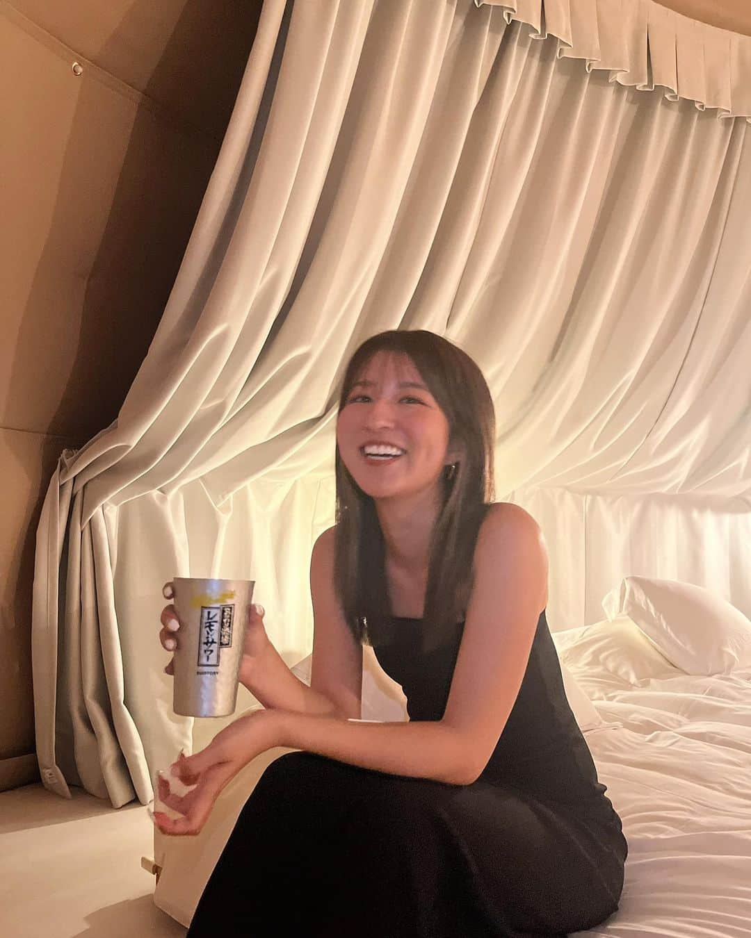 市野莉佳さんのインスタグラム写真 - (市野莉佳Instagram)「. 最近、お酒飲むとすぐ顔赤くなる🍶 9月は色んなところへお仕事で 飛び回るので気合い入れて 頑張るぞ〜 !! . 👗 @amail_official @amail_cheers  . #りかりこ #ファッション #コーデ #夏服 #夏コーデ #ワンピース #fashion #ootd #instagood」9月13日 19時55分 - ichirika_62