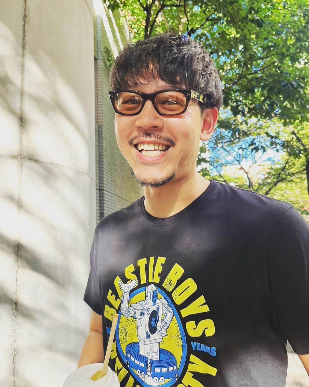 長谷川惠一のインスタグラム：「散歩👣  #シュラスコ最高 #サラダバー最高 #ヴィンテージ古着 #アメカジ」