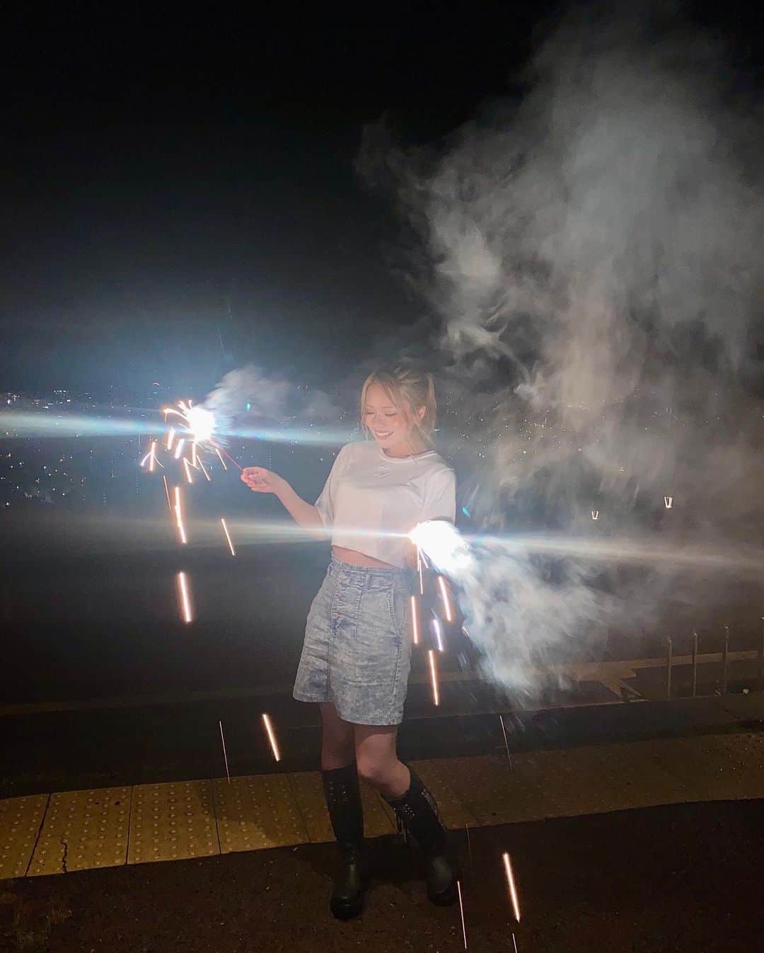 桃瀬まりあのインスタグラム：「花火まりあ🎇🎆 雨とコラボレーション☔️ . #北海道 #札幌 #すすきの #ニュークラブ #ニュークラ  #桃瀬まりあ #クラブプレミア #キャバクラ #ホスト #東京 #六本木 #新宿 #歌舞伎町 #大阪 #北新地 #ミナミ #美尻  #ギャル #おっぱい #シャンパン #japan #Hokkaido #美容  #誕生日 #パーティ #浴衣 #キャバ嬢 #美人 #北海道旅行 #旅行」