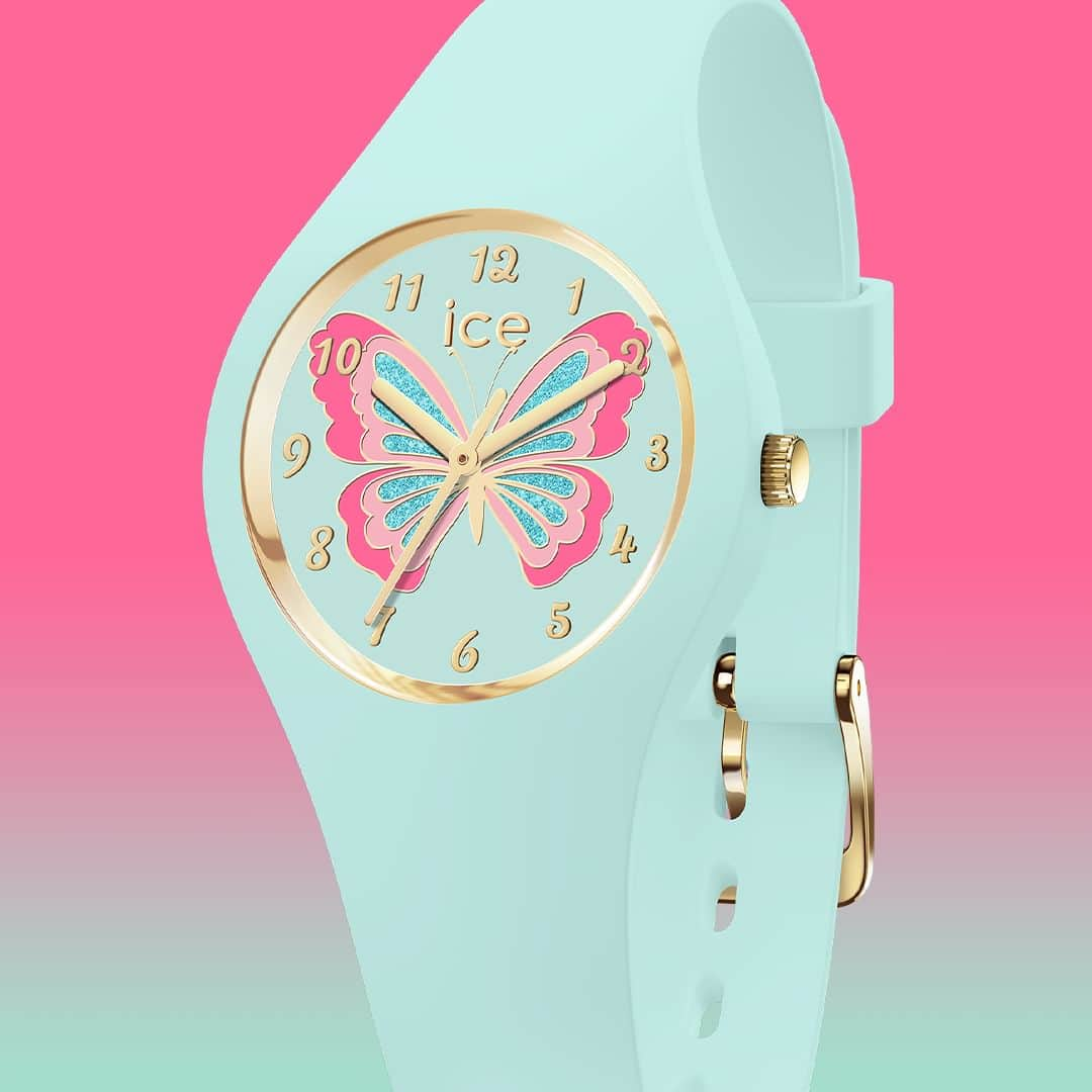 アイスウォッチのインスタグラム：「Sparkling with joy! The ICE Fantasia - Butterfly Bloom watch: A touch of modernity and good humor for your child's wrist! 💙🦋   #icewatch #icefantasia #butterflybloom #butterfly #icejunior #girls #winxinspo #kidsfashion #fashion #magic #sparkling」