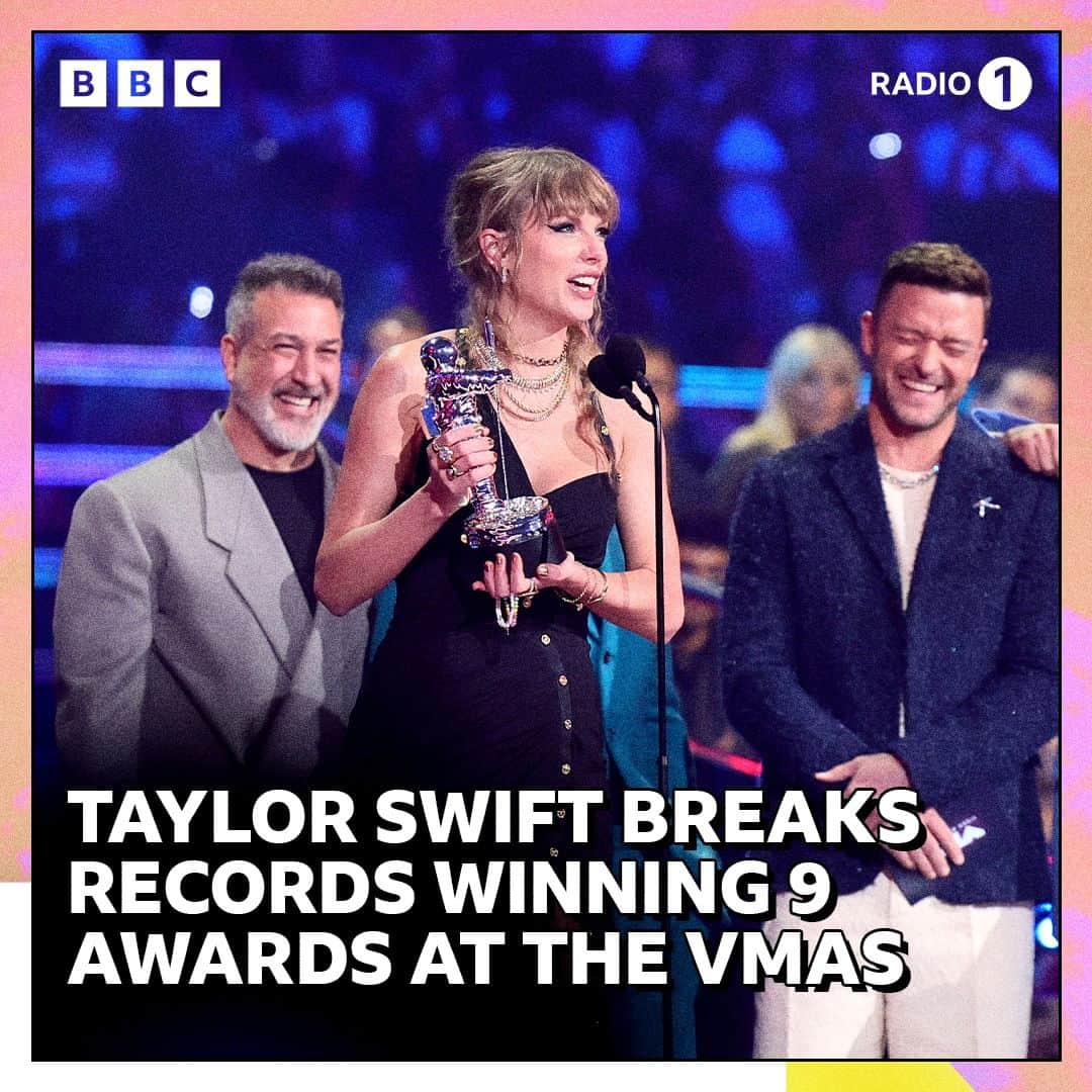 のインスタグラム：「Taylor Swift sweeps up at the VMAs!! 🫶✨」