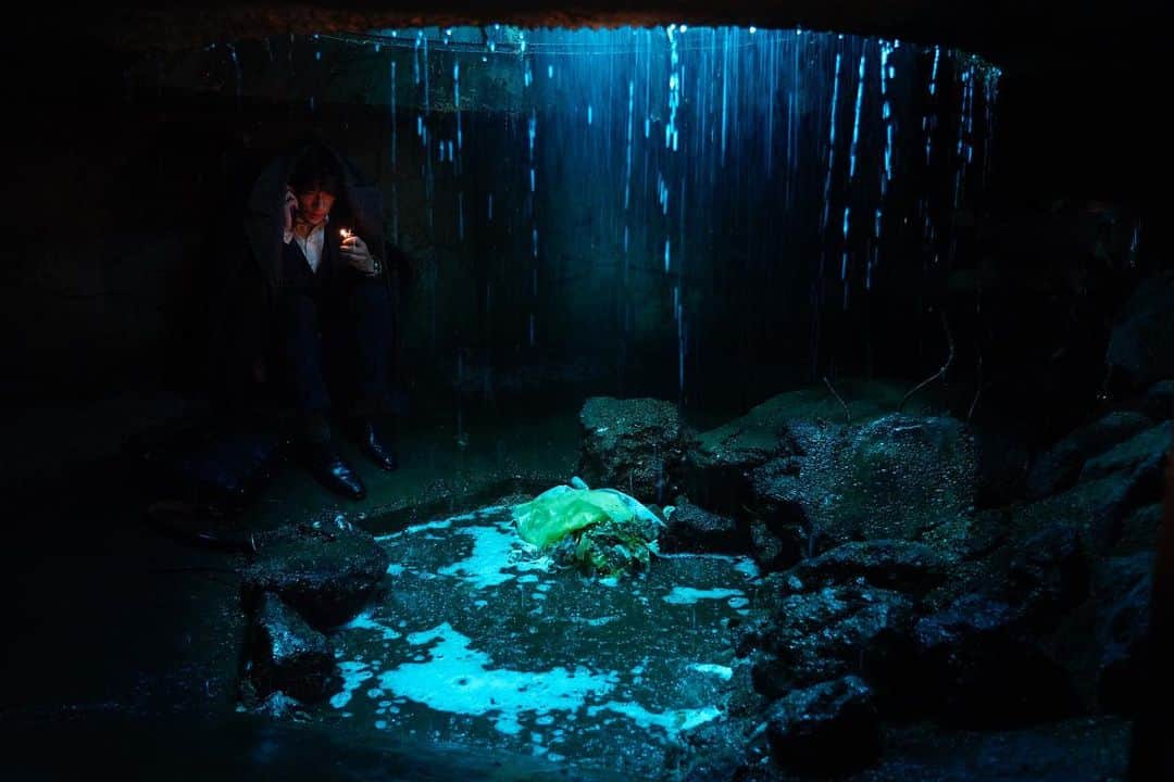 中島裕翔のインスタグラム：「🎥🕳️🕯️ Behind the scene shot of the #Manhole  It was very cold in the set of the tight dark manhole.   @manhole_movie   #yutogenic #yutonakajima #behindthescenes #berlinale2023」