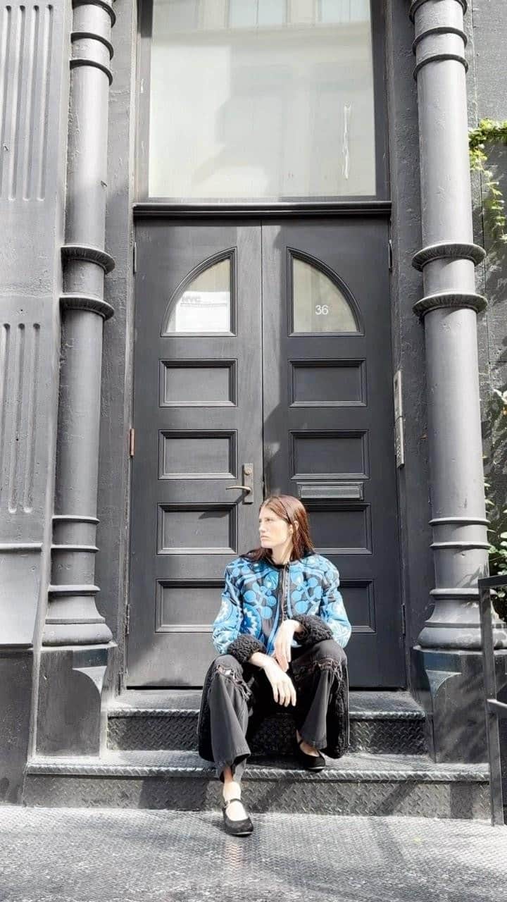 シー ニューヨークのインスタグラム：「Out and about in our Gael collection ✨ #seanewyork」