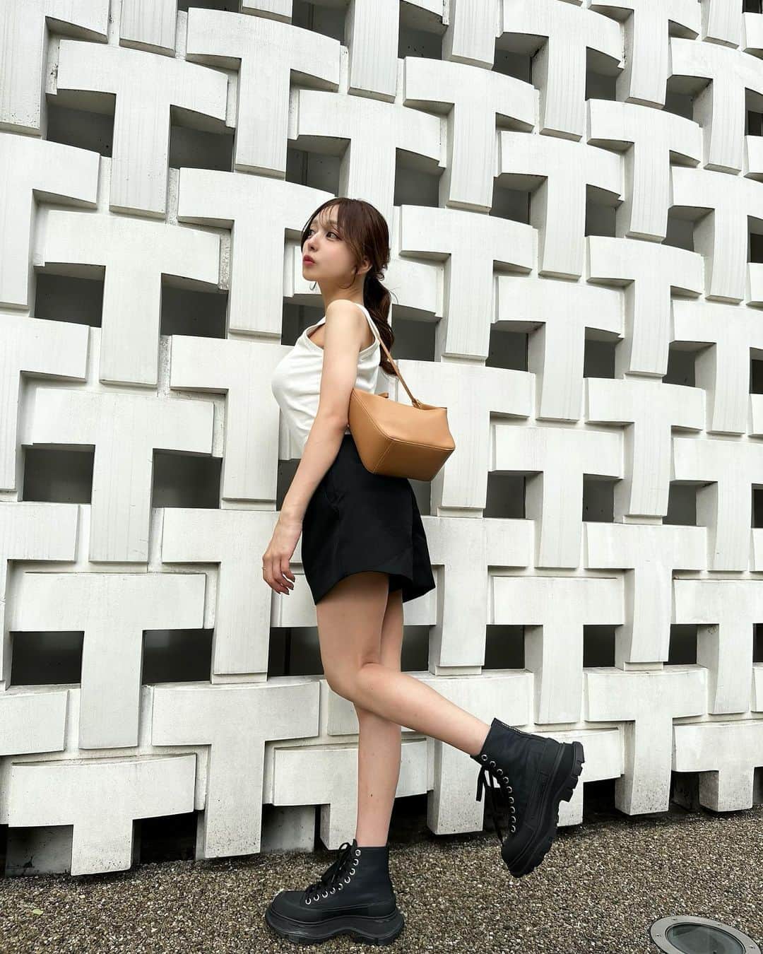 桜井みづき（キャバ嬢）のインスタグラム：「🚶‍♀️🫖🍰」