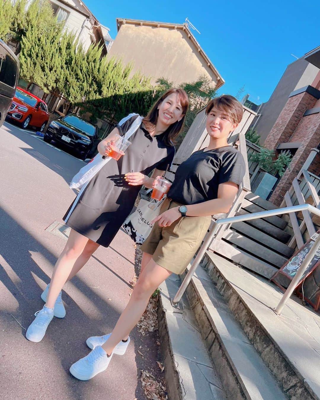 桒原えりかのインスタグラム：「久しぶりにさつきちゃん✨ 1年ぶりだったけど、相変わらずのイケメンハートの美女でした😆💓  靴たまたまオソロでした😊！  🧢👚🩳 @briefinggolf_store_official   #briefinggolf #azas #ゴルフスイング #ゴルフ女子 #lpga #jlpga #高尔夫 #골프 #golf #golfswing #ゴルフウェア #コーデ #golflife #golflifestyle #女子プロゴルファー #プロゴルファー」