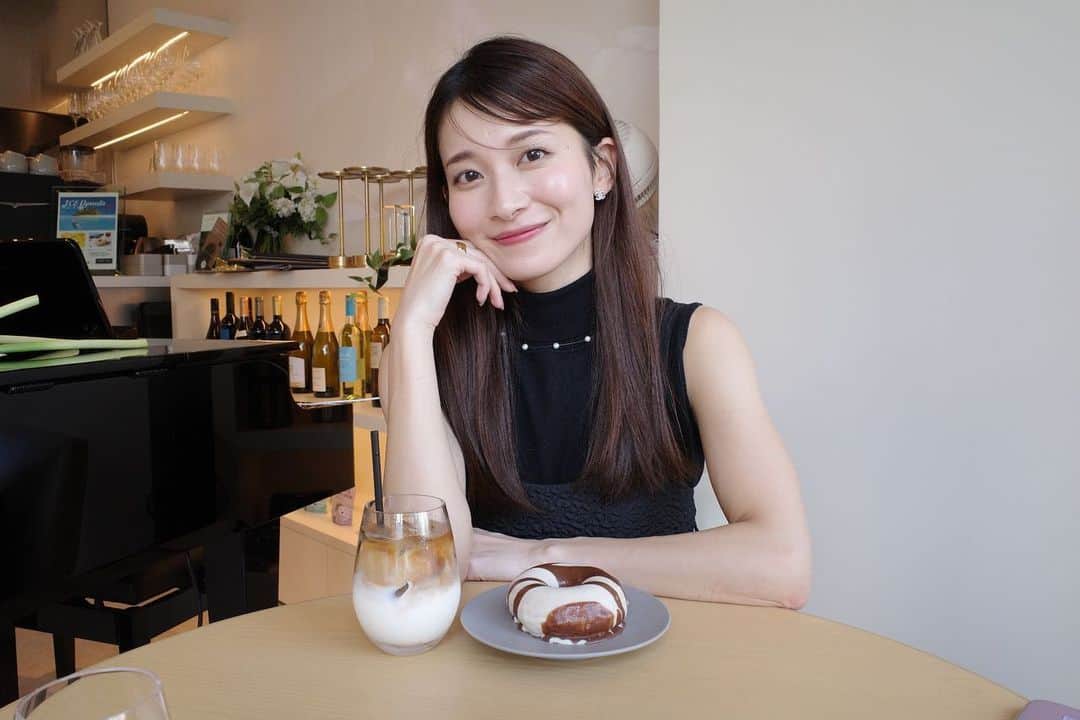 山本里菜さんのインスタグラム写真 - (山本里菜Instagram)「. お散歩して 素敵なカフェを 見つけました🤍✨  美味しいドーナツだったな また食べに行こっと🍩  #ドーナツ」9月13日 20時24分 - rinayamamoto_0622