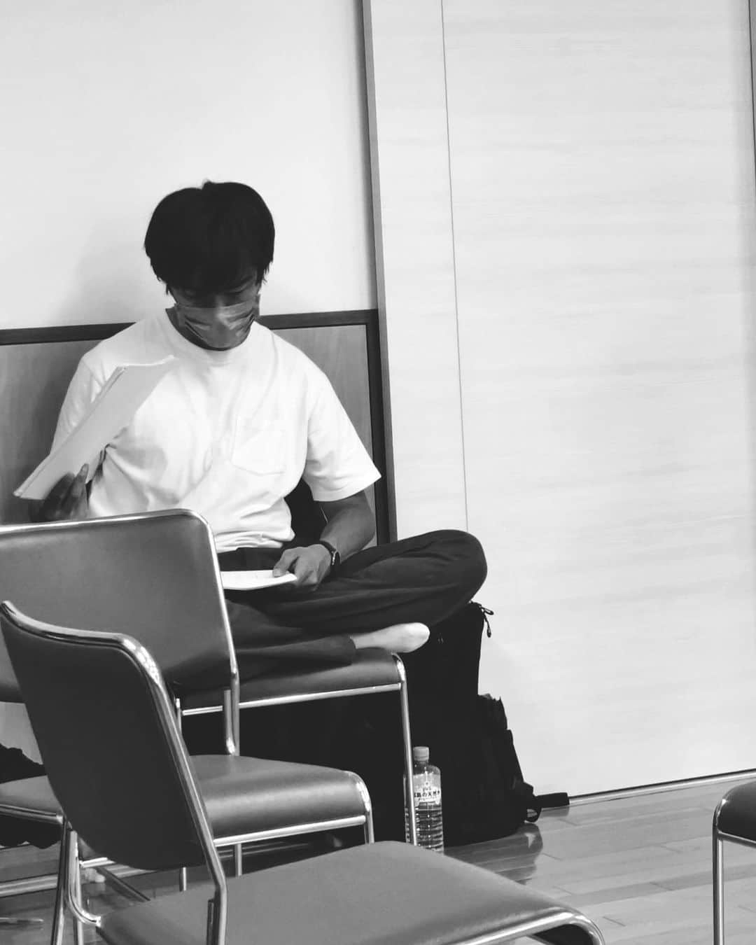 久保宏貴のインスタグラム：「・ 稽古してます。  舞台『風間四兄弟妹』は9月27日（水）〜10月1日（日）まで。  是非！！ ・ ・ ・ #舞台 #風間四兄弟妹 #ホームドラマ #stage #夏の終わり #中野 #テアトルBONBON」
