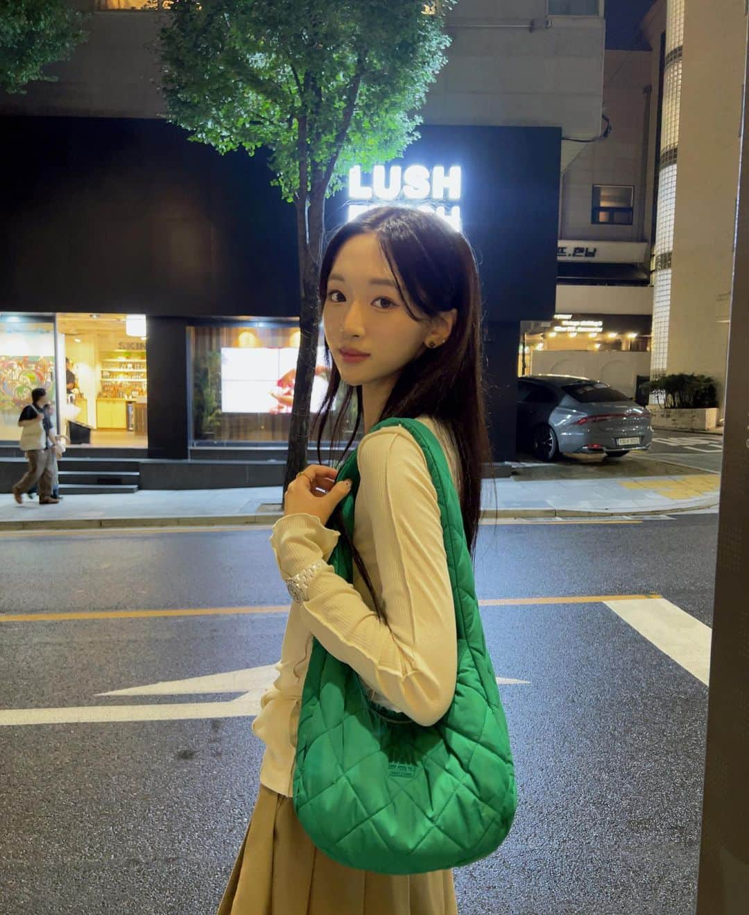 田口珠李のインスタグラム：「夜散歩🚶‍♀️🚶‍♀️」