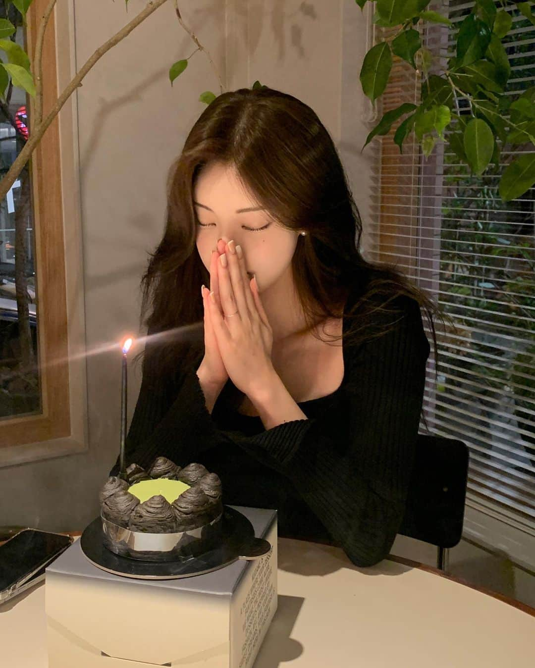 キム・ダビンさんのインスタグラム写真 - (キム・ダビンInstagram)「햅삐벌스데이 투 미 🎂 p.s 이 날 사진 900장 찍혔더라 얘들아」9月13日 22時00分 - daxbin