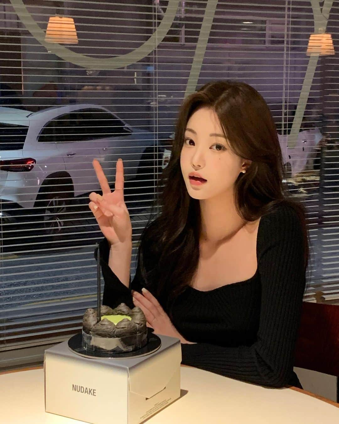 キム・ダビンさんのインスタグラム写真 - (キム・ダビンInstagram)「햅삐벌스데이 투 미 🎂 p.s 이 날 사진 900장 찍혔더라 얘들아」9月13日 22時00分 - daxbin