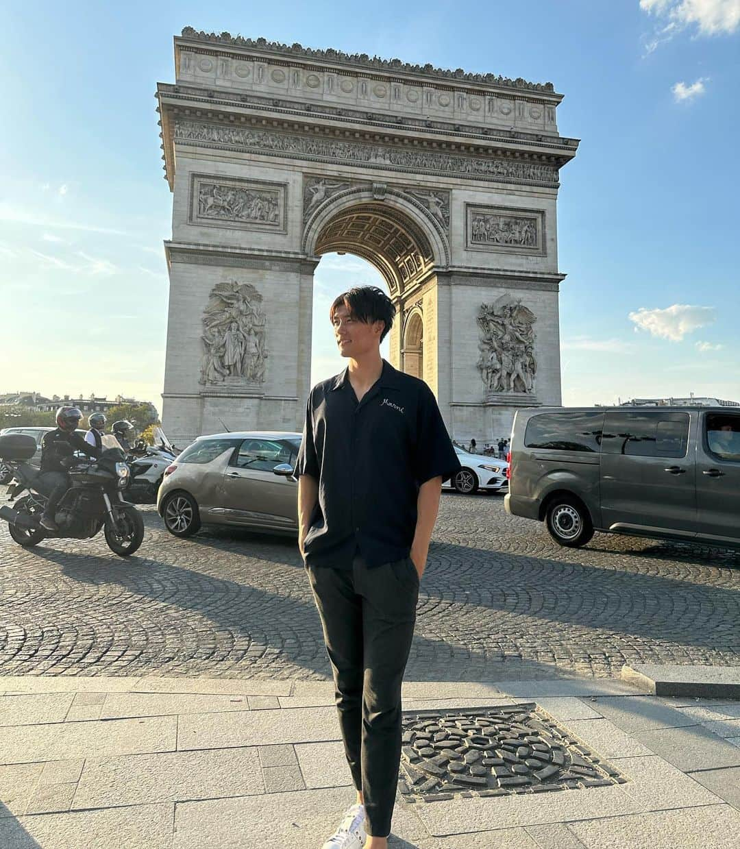 小川航基のインスタグラム：「Memories of paris.  歩きすぎた、暑すぎた、 素晴らしい街でした。」