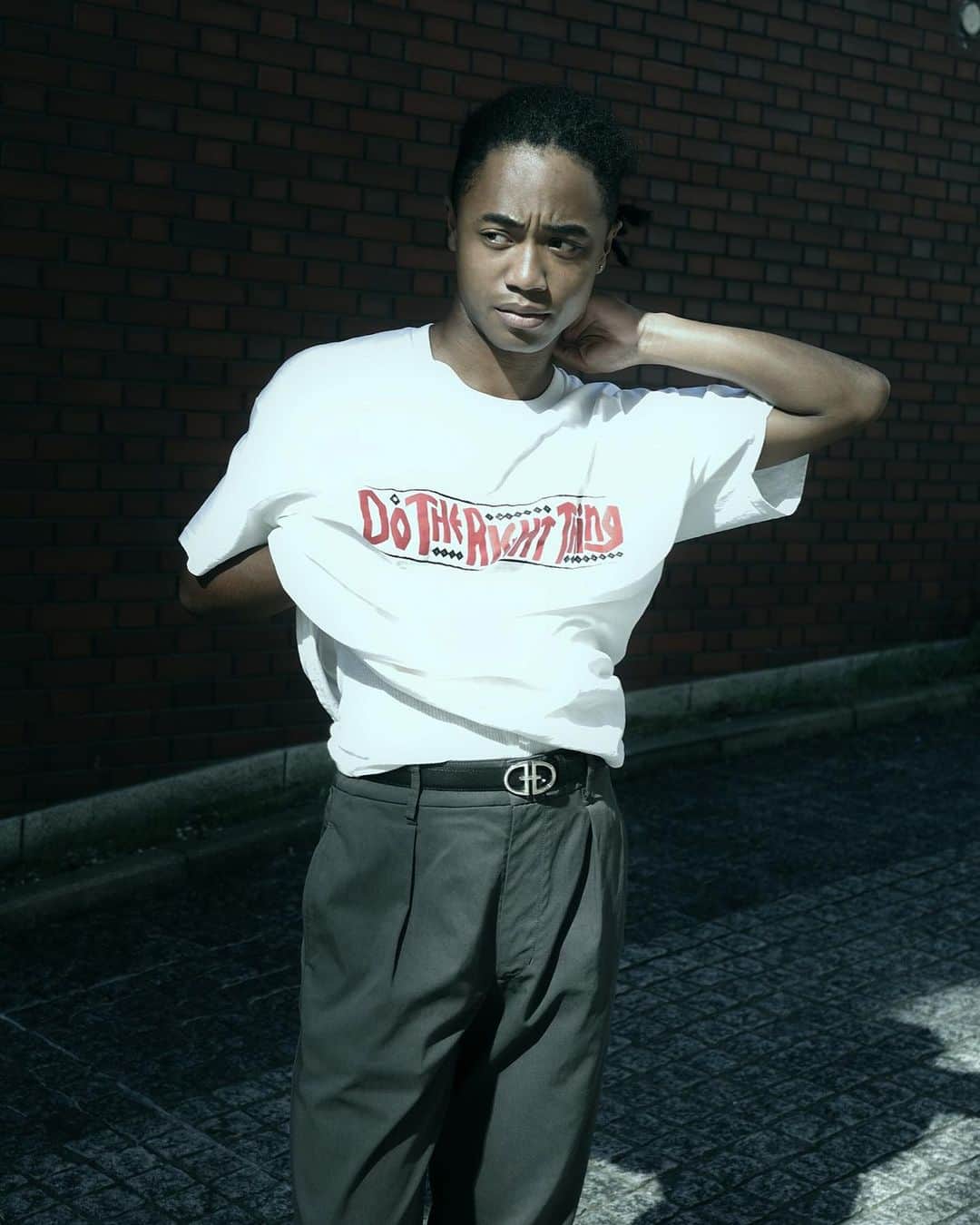 デラックスのインスタグラム：「DELUXE 2023Autumn&Winter collection   Do The Right Thing x DELUXE CREW   Do The Right Thing x DELUXE TEE  Will be available on our website  2023.09.16(sat)11:00am  #deluxe_jp」