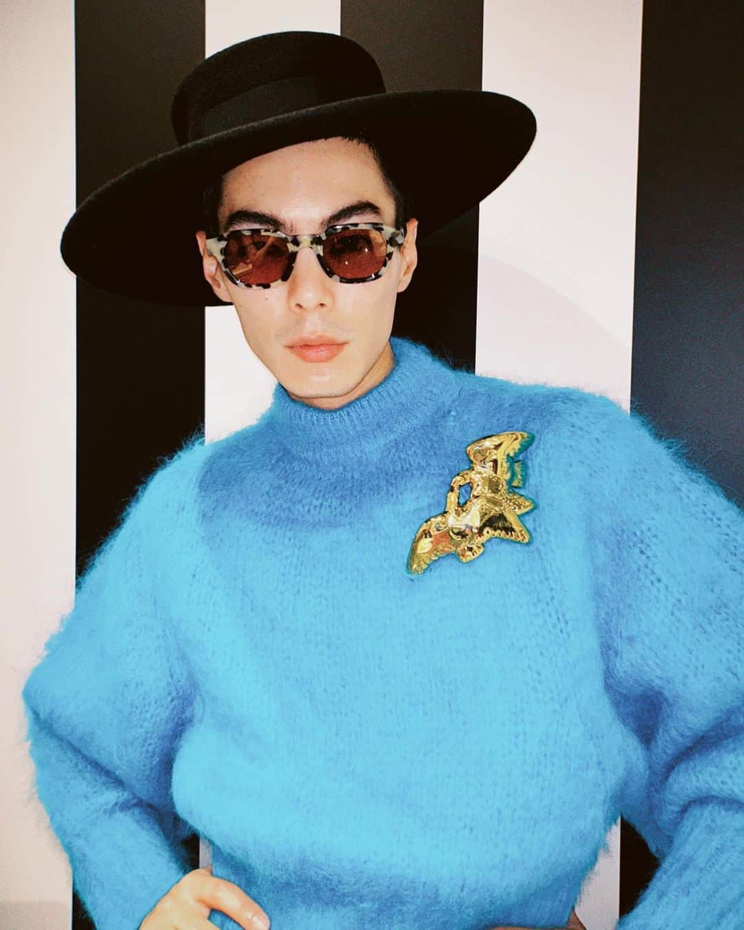 岩崎拓馬のインスタグラム：「🩵🩵🩵🩵 . . NINA RICCI 2023FW  ISETAN SHINJUKU POP-UP STORE  @ninaricci @harris_reed  NINA RICCIは9月13日-19日 新クリエーティブ ディレクター ハリス・リードによる 初のコレクションを揃えた ポップアップイベントを 伊勢丹新宿店 本館3階にて開催  大胆なシルエットにフェミニンさ、 遊び心あふれるドラマチックな コレクションをぜひ見に行ってみて🫶🏻🩵  Thank you @tanakataki  . . #ninaricci #happytime」
