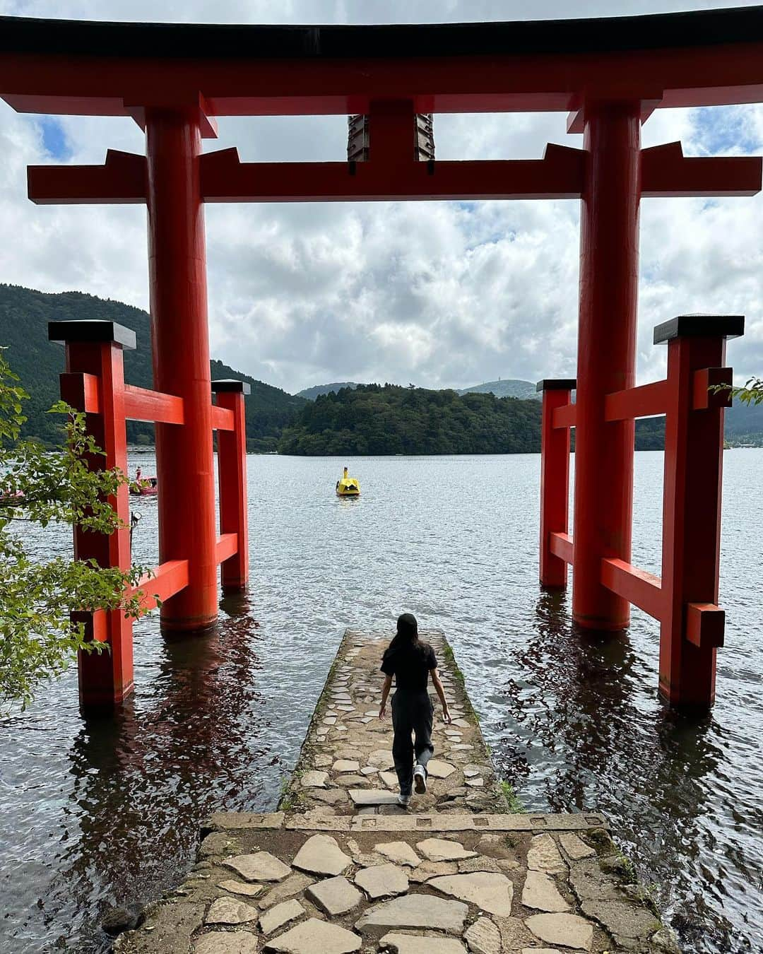 都丸紗也華さんのインスタグラム写真 - (都丸紗也華Instagram)「あんまり投稿できてなかったから最近の写真〜👶🏻♡ この間お休みいただいて箱根へ！リフレッシュ〜 大好きな牡蠣も食べたりるーたんとの写真も♡ あとは最近ほぼ毎日ポコチャで配信もやってるので遊びに来てね！！  そして！9/28日は初めてのバースデーイベントもあります🎂♡ ファンクラブ会員様限定なのでまだの方はお早めに入って是非来てね！！ ファンクラブの方は２日に一回グラビア更新してます👙  #とまるまる」9月13日 20時44分 - tmrsyk