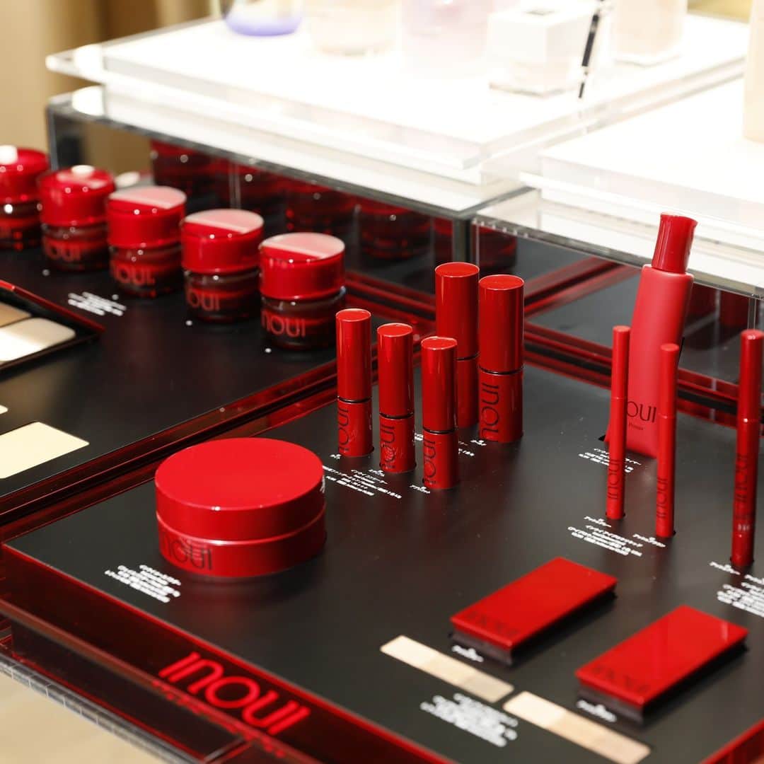 SHISEIDO THE GINZAのインスタグラム：「【新・インウイ発売記念プロモーション始まります！】 9/21(木)に発売される新・インウイ。 発売に先駆けて、SHISEIDO THE STOREにて インウイの世界観を体験できる発売記念プロモーションが始まります。  期間中は購入者限定イベントやSNS投稿キャンペーンなど様々な形で 「自分美」を発見いただける企画を展開しています。 また、当店のパーソナルビューティーパートナーが 皆様のアイテム選びをサポートしておりますので、 お気軽にお尋ねください。  ◆開催期間：9/14(木)～11/14(木) ご来店を心よりお待ちしております。 #資生堂 #SHISEIDO #ギンザ #SHISEIDOTHESTORE #INOUI #インウイ #このうえない自分美へ #新作コスメ」