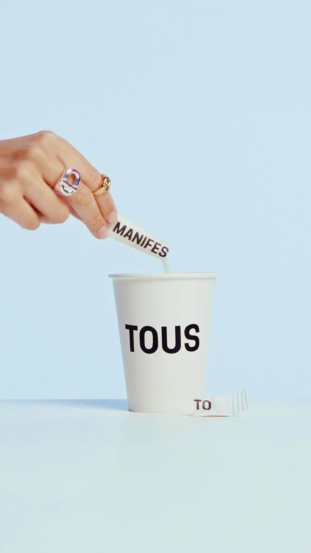 トウスのインスタグラム：「New icons. New connections. New beginnings. Discover more about this new era starting with #TOUSMANIFESTO 🚀」