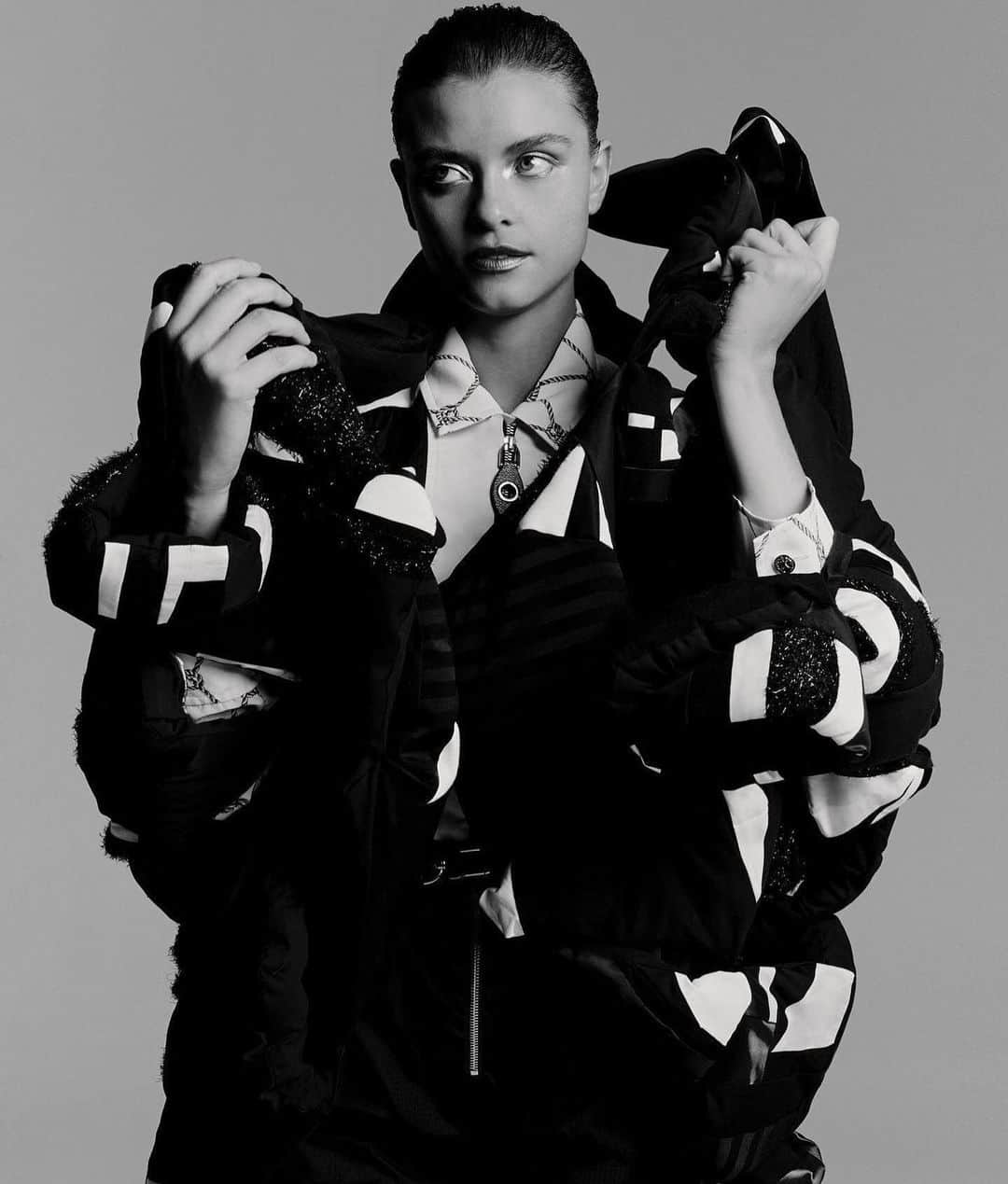 ライス・オリヴェイラのインスタグラム：「PH @jorgeewald  Styling @marcellmaia」