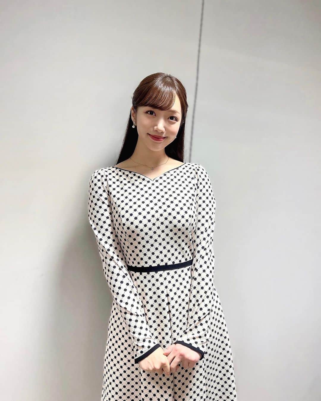 のインスタグラム：「こんばんは🌛  every.衣装🌷 @tocca_japan  @ow_pressroom   水曜日までお疲れ様です🍵 後半も頑張りましょう✊🏻✨  #newsevery #日テレ #centforce #セントフォース #刈川くるみ」
