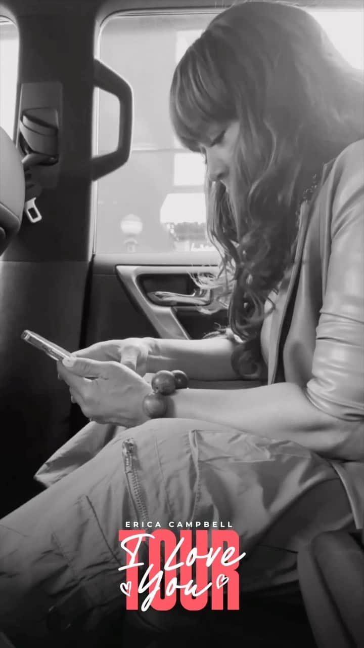 エリカ・キャンベルのインスタグラム：「Having fun on the #ECILoveYou promo tour! I’m grateful for the opportunity to take people on the journey of my album. Hear my heart in this clip!   Thanks @bet @bethertv @betsoultv @betgospel for having me!   #EricaCampbell #ILoveYou #September15 #newmusicalert」